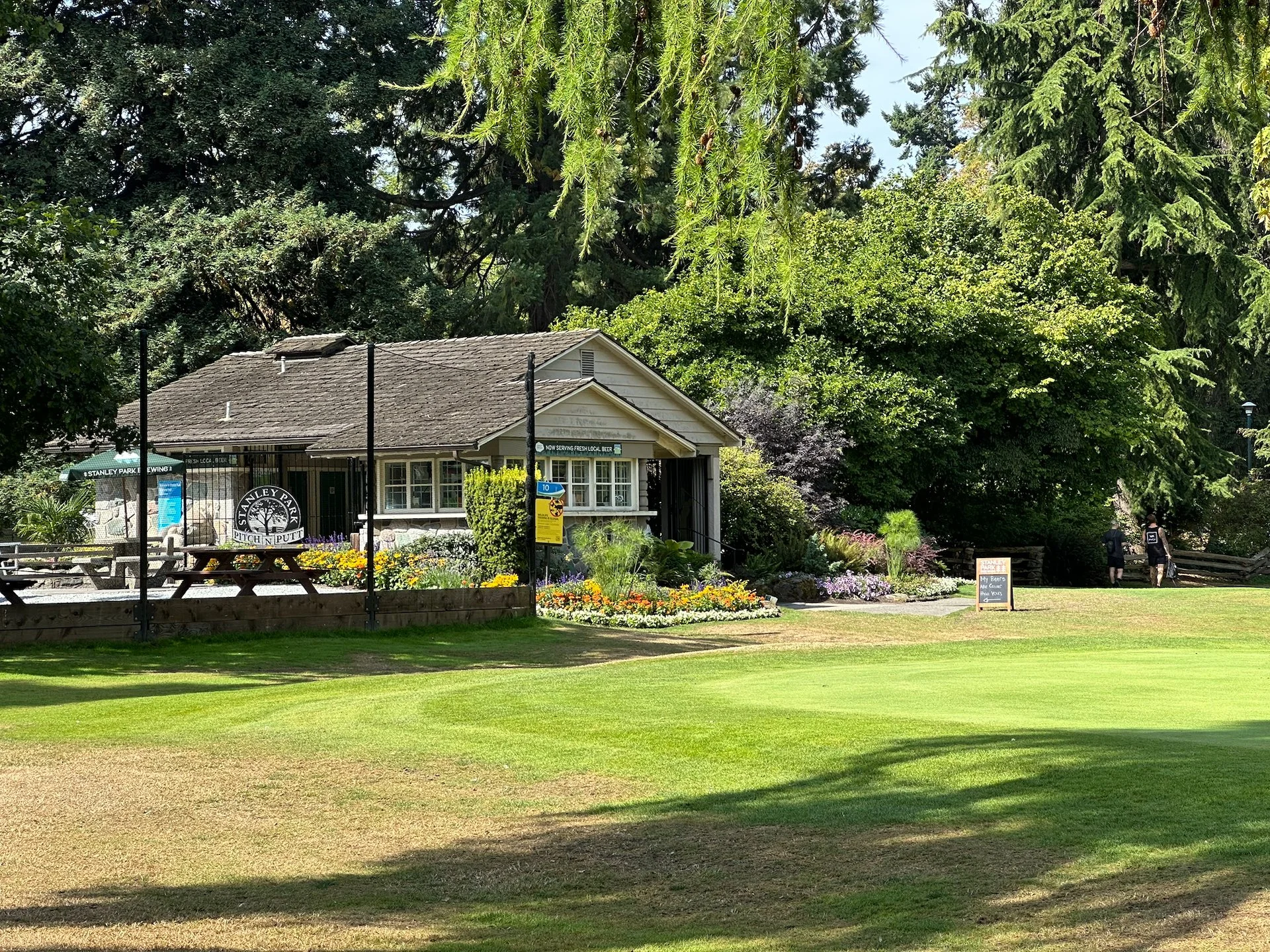  The clubhouse 
