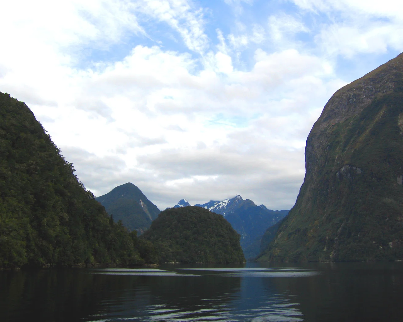Background-NZDoubtfulSound.jpg