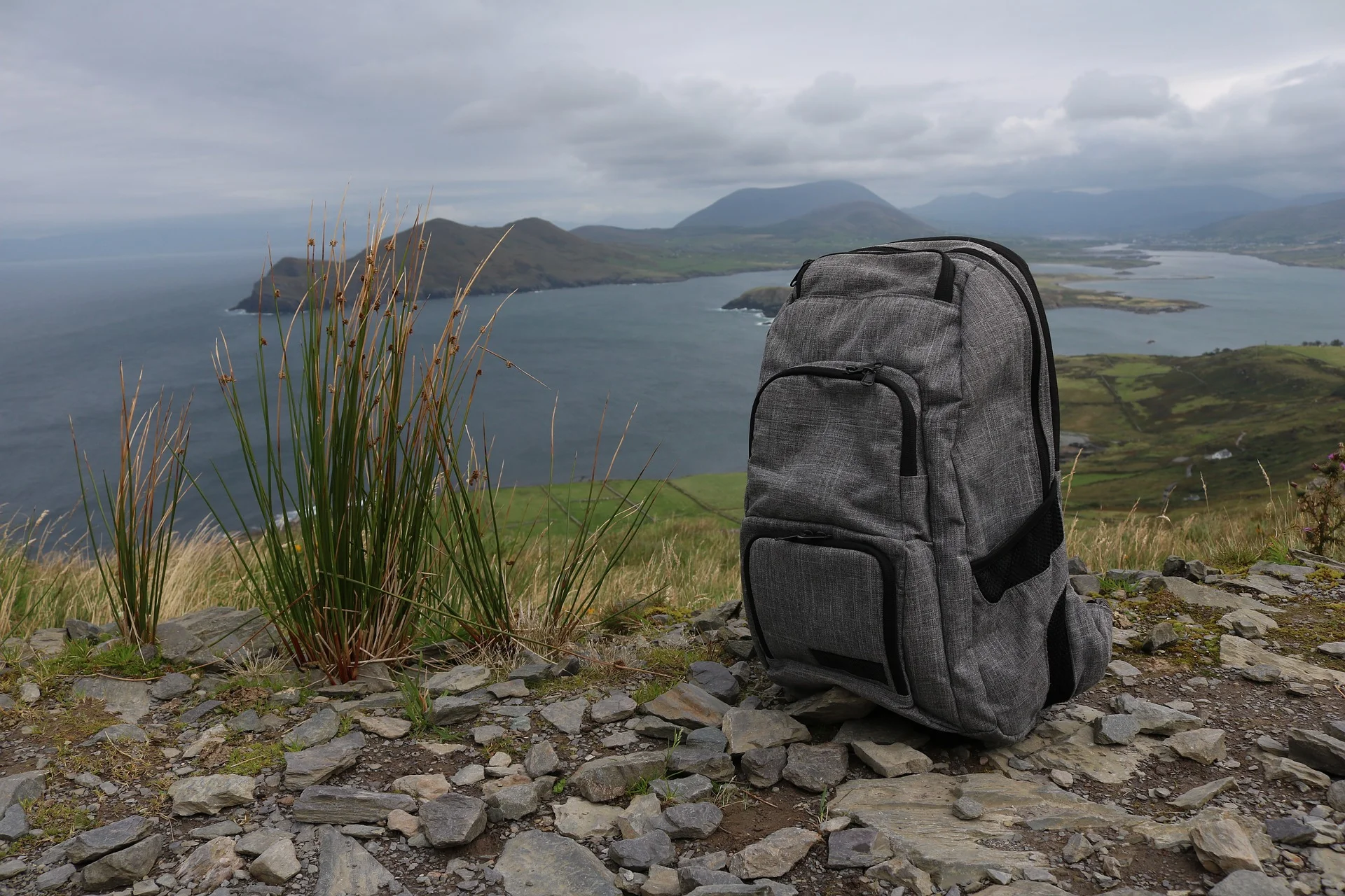 backpack-2691836_1920.jpg