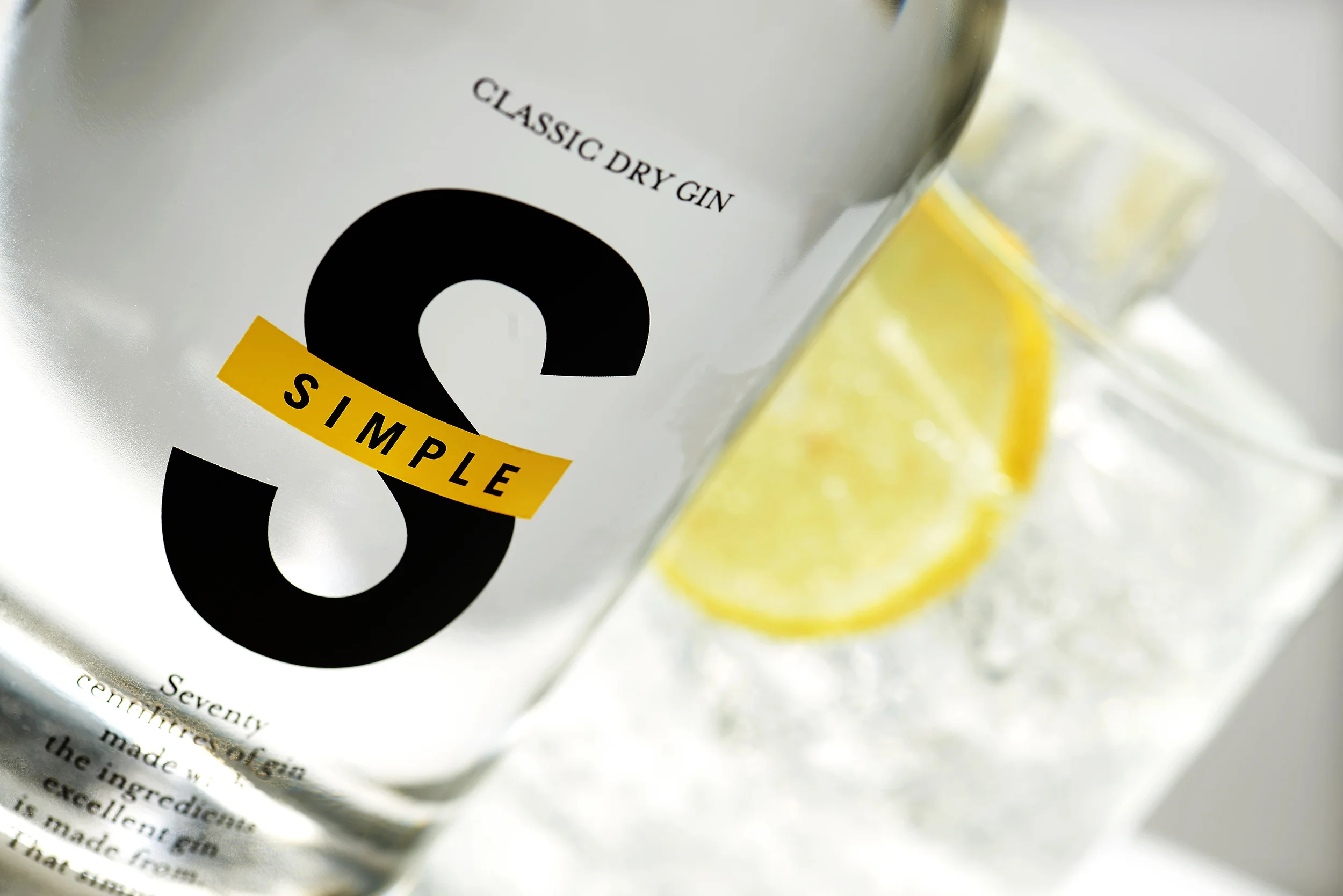 Simple con hielo y limón