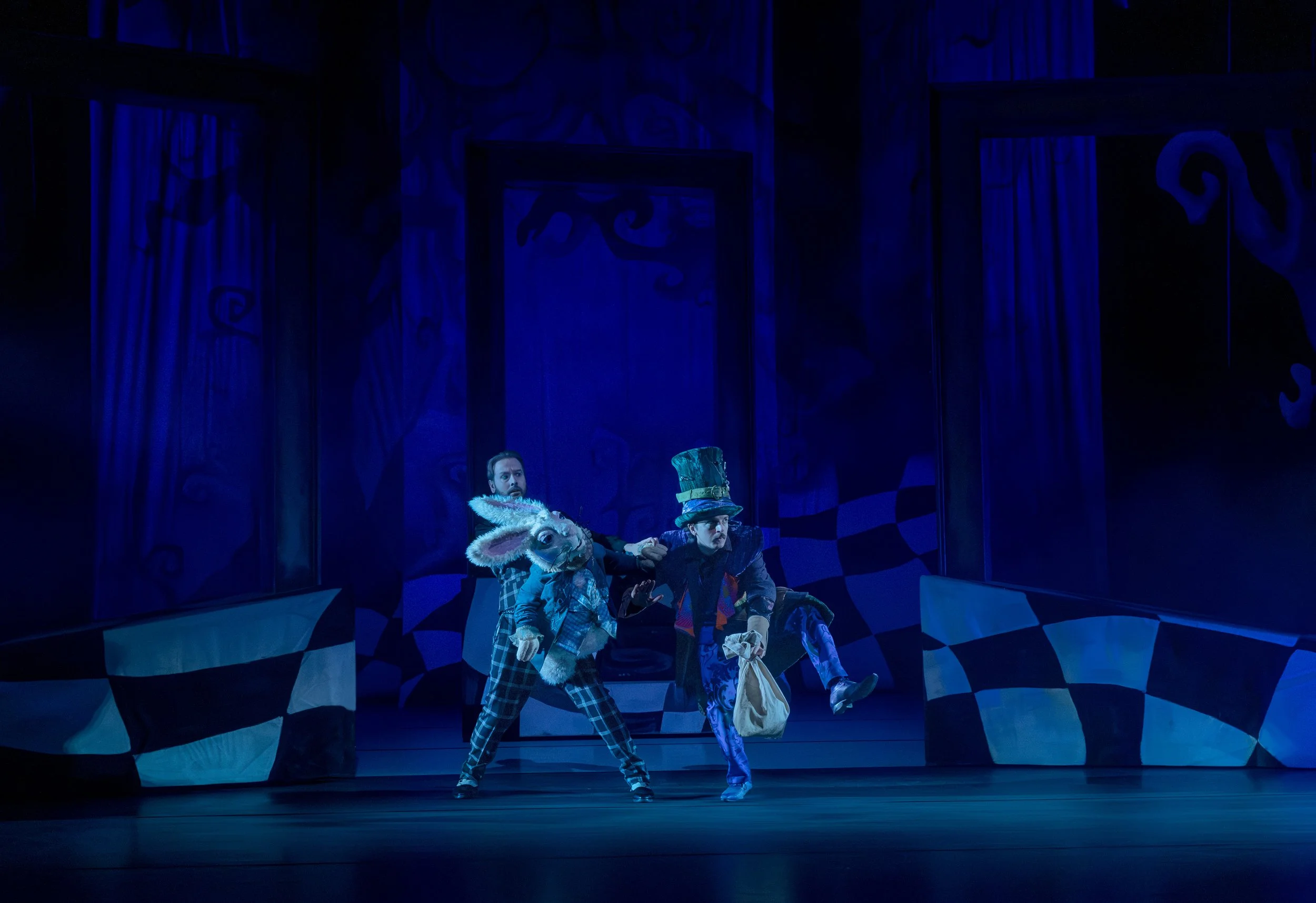 Alice in Wonderland Theater Terra-12-Fotocredit Marc Bos.JPG