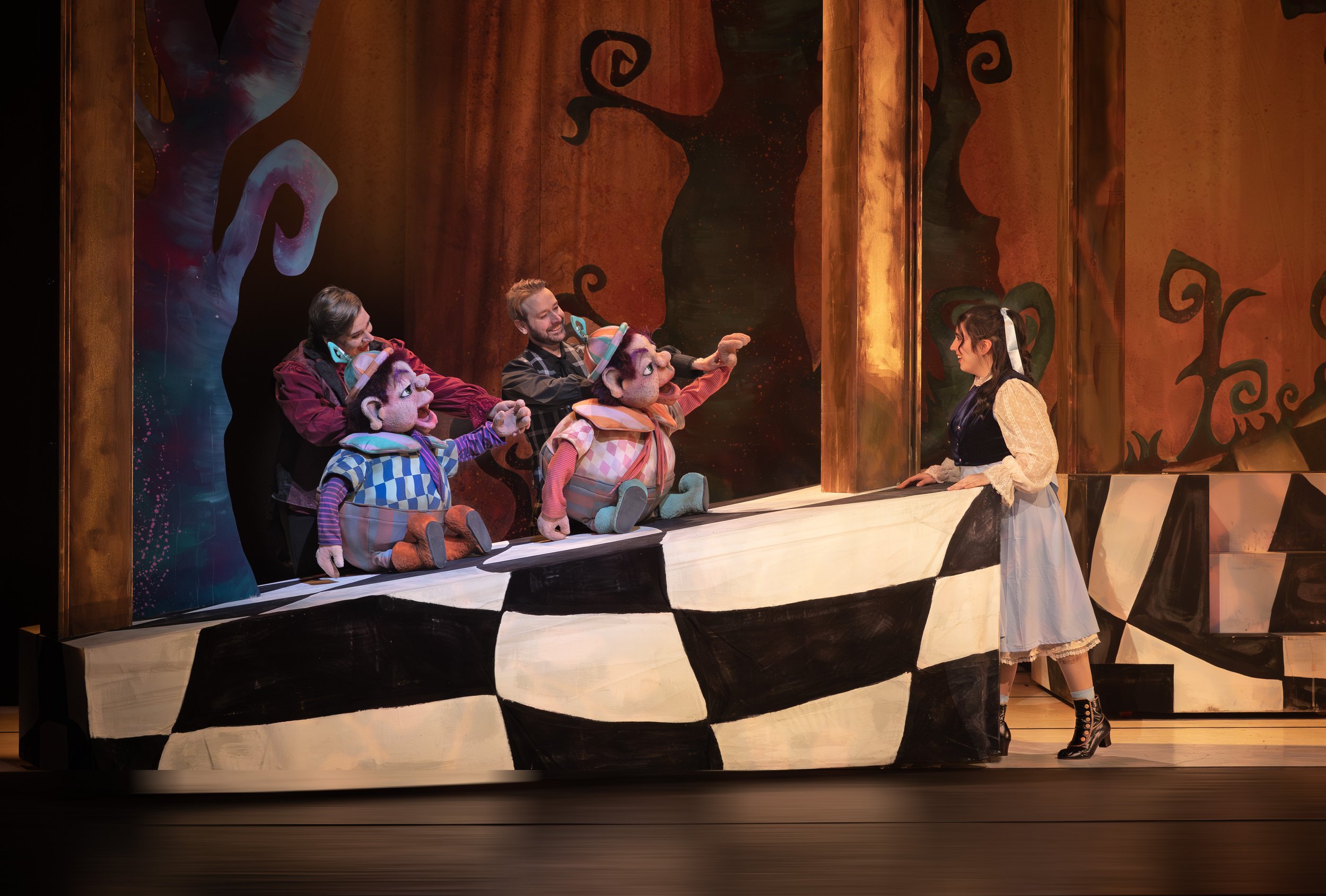Alice in Wonderland Theater Terra-01-Fotocredit Marc Bos.JPG