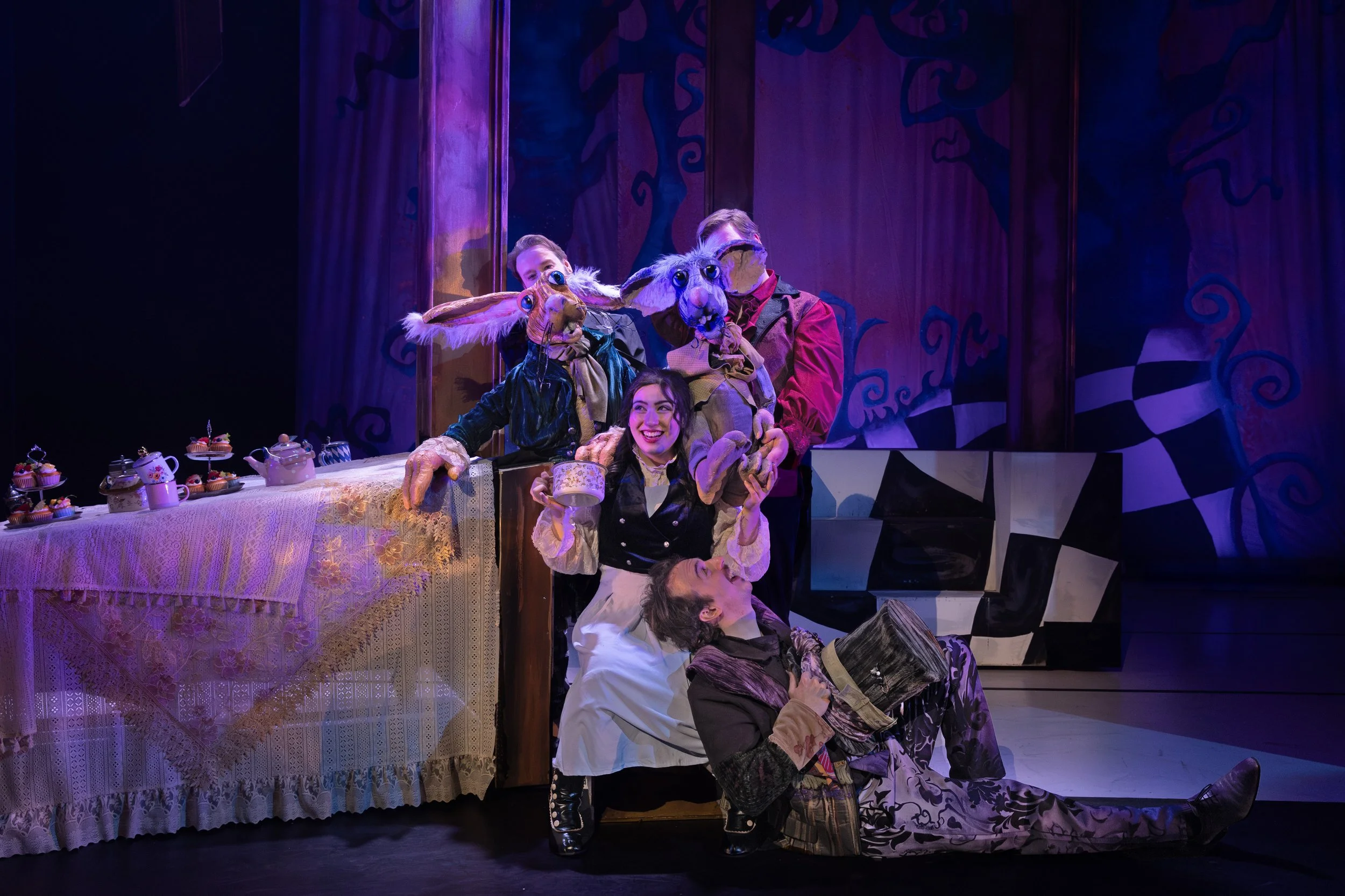 Alice in Wonderland Theater Terra-07-Fotocredit Marc Bos.JPG