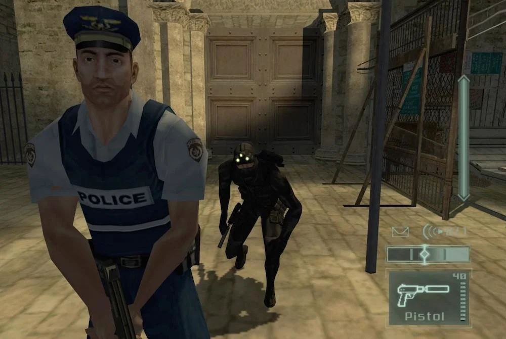 Tom Clancey’s Splinter Cell: Pandora Tomorrow (2004). When the gauge at the bottom-right is all the way to the left, Fisher is invisible. ( Image source )