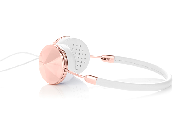 W hat to Pack for a Spring Getaway : FRENDS Headphones