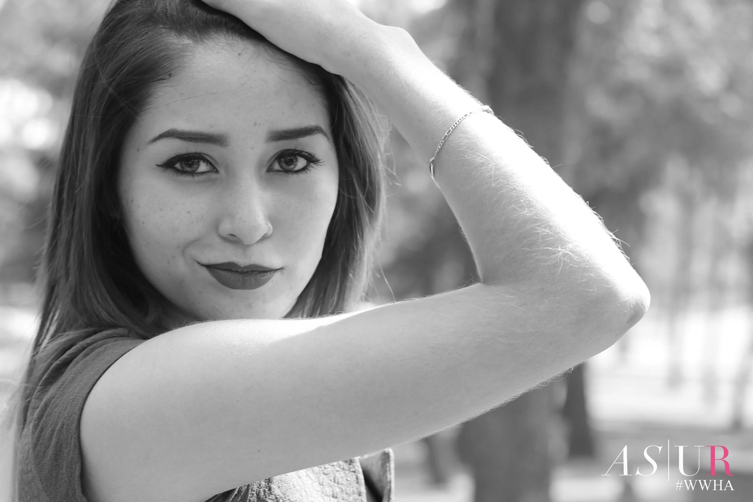 DANIELA B&W16.JPG