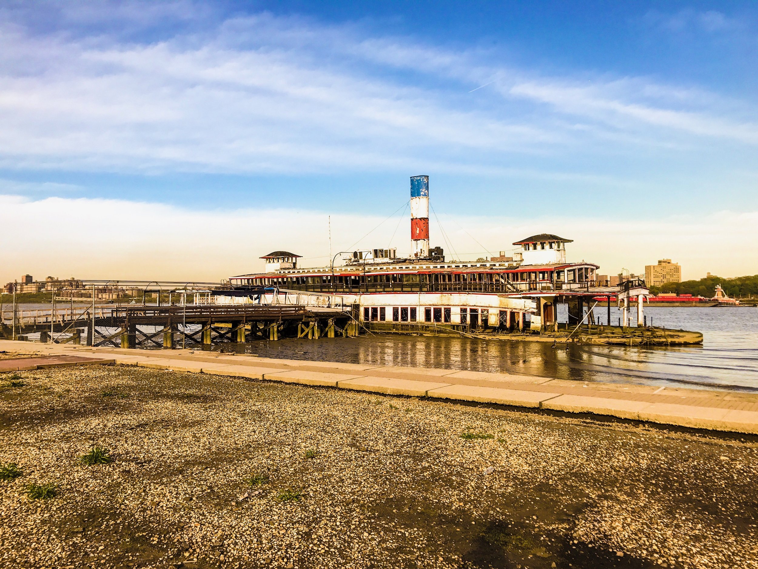 The boat turned restaurant / Binghamton - Photo: Fabio Amato