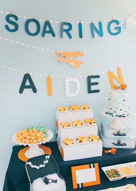 airplane-dessert-table-shopsweetlulu.jpeg