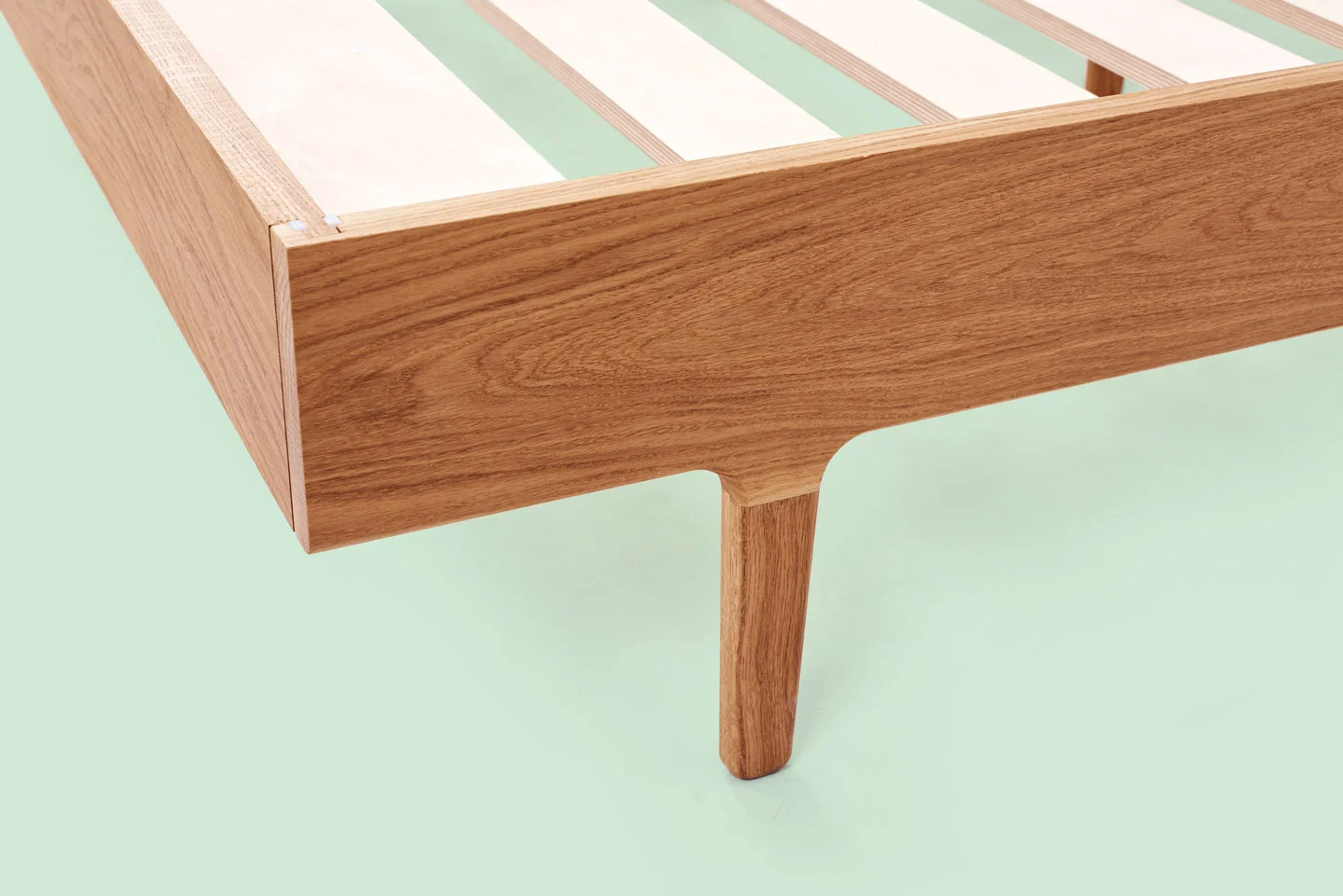04-Bed-Frame_White-Oak_010.jpg