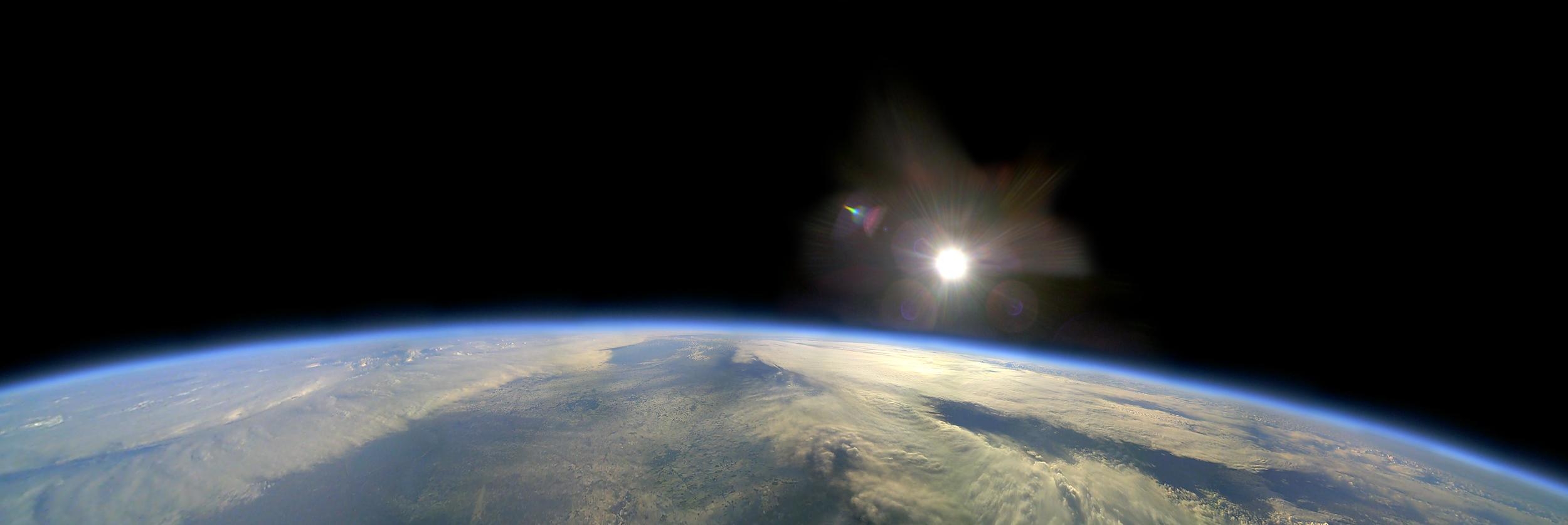 British amateurs captured this image of Earth from Near Space (Source: Alex Baker, Chris Rose via EPOD )