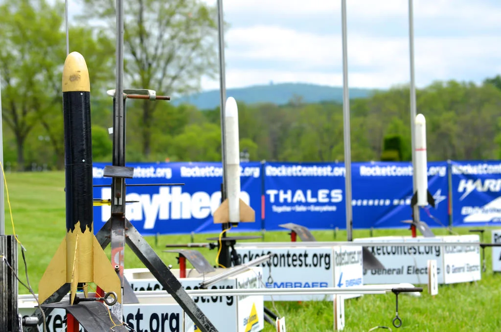 Teen rocketeers launch into 2016 competitions