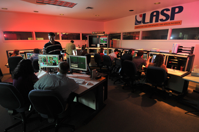 Undergraduates at the University of Colorado-Boulder run the communications station for Nasa's Kepler Space Telescope. Credit: LASP