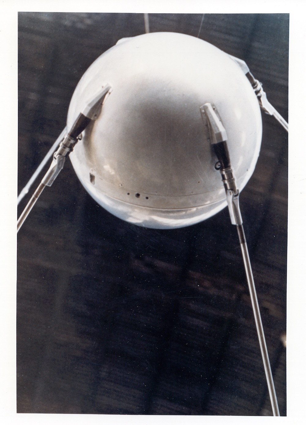 Few people outside the Soviet Union got this close to Sputnik. Amateur astronomers around the world, however, helped professionals track the world's first satellite. Source: Nasa