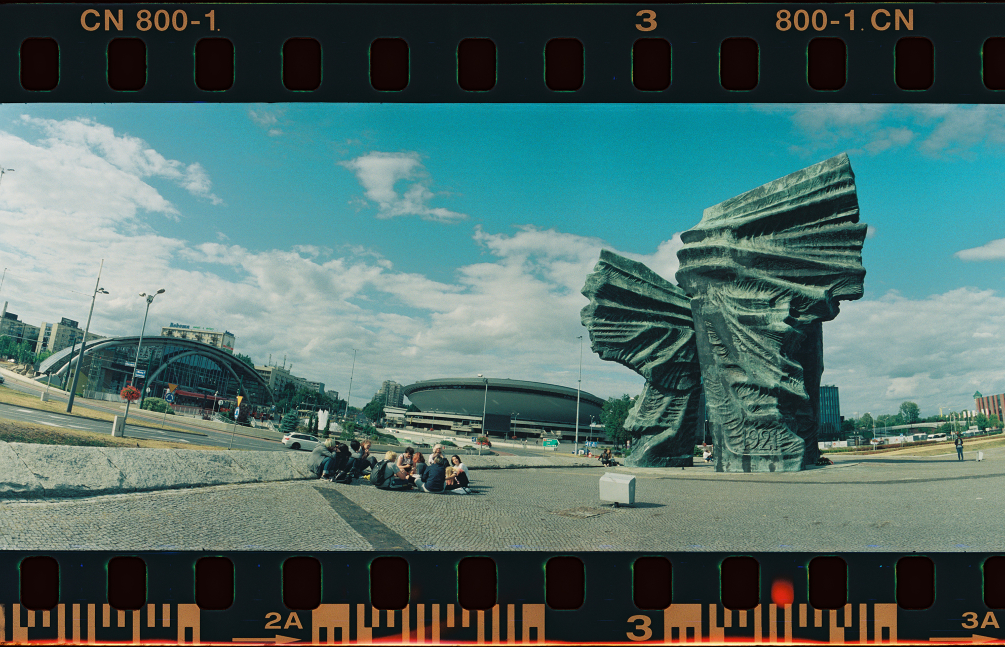  Looking at this photo, I’ve realised that the viewfinder may not be showing the entire shooting frame. I think I had the top of the statue almost against the top of the frame and the group of people at the bottom. I think I could have made more of a