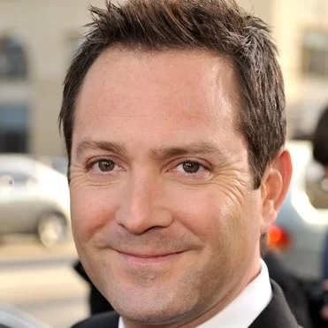 Thomas Lennon @thomaslennon 