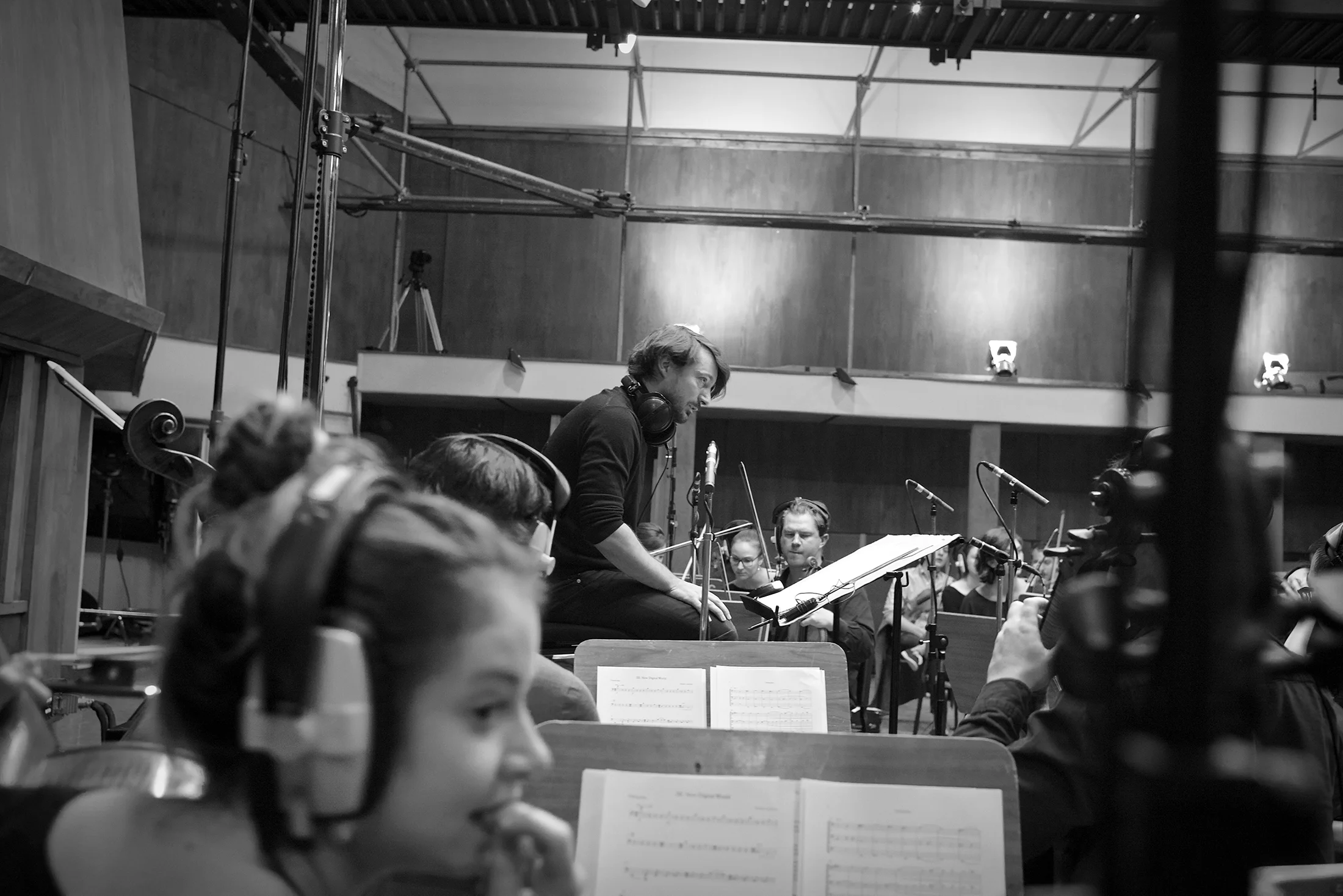 Mathieu Lamboley leads the recording of Symphonologie at Studio Davout, Paris.