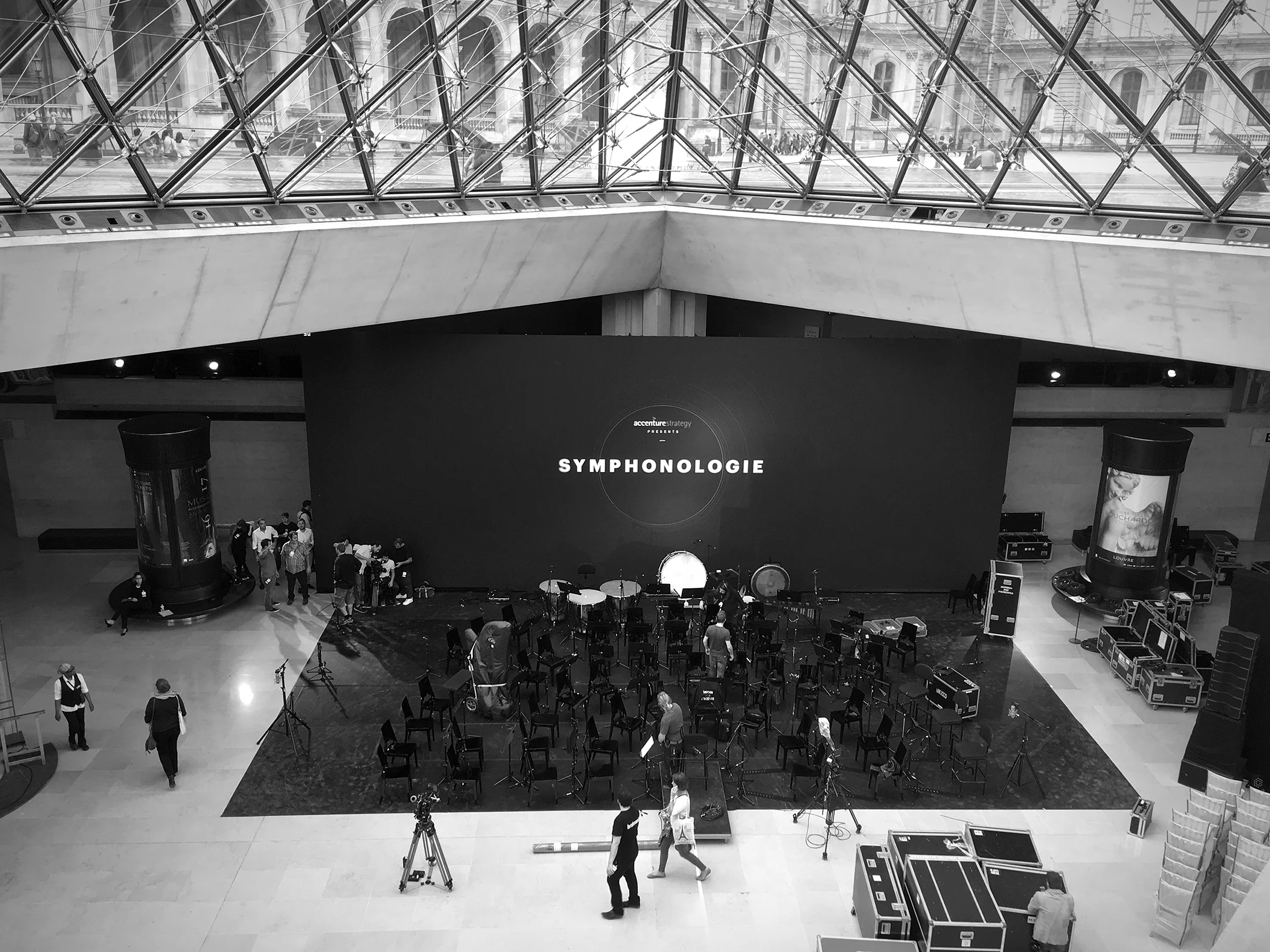 The Symphonologie stage and data display, Le Louvre.