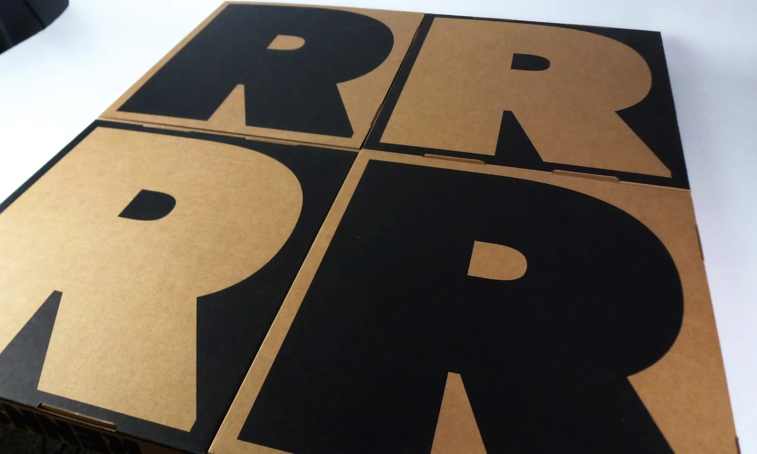 SHIPPING BOX, aka "PIZZA BOX"