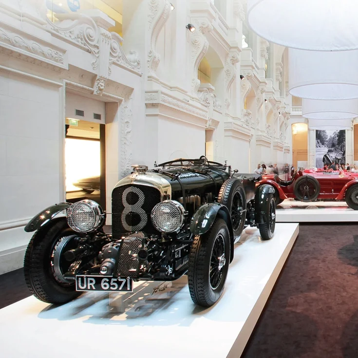 Lauren at the Louvre.