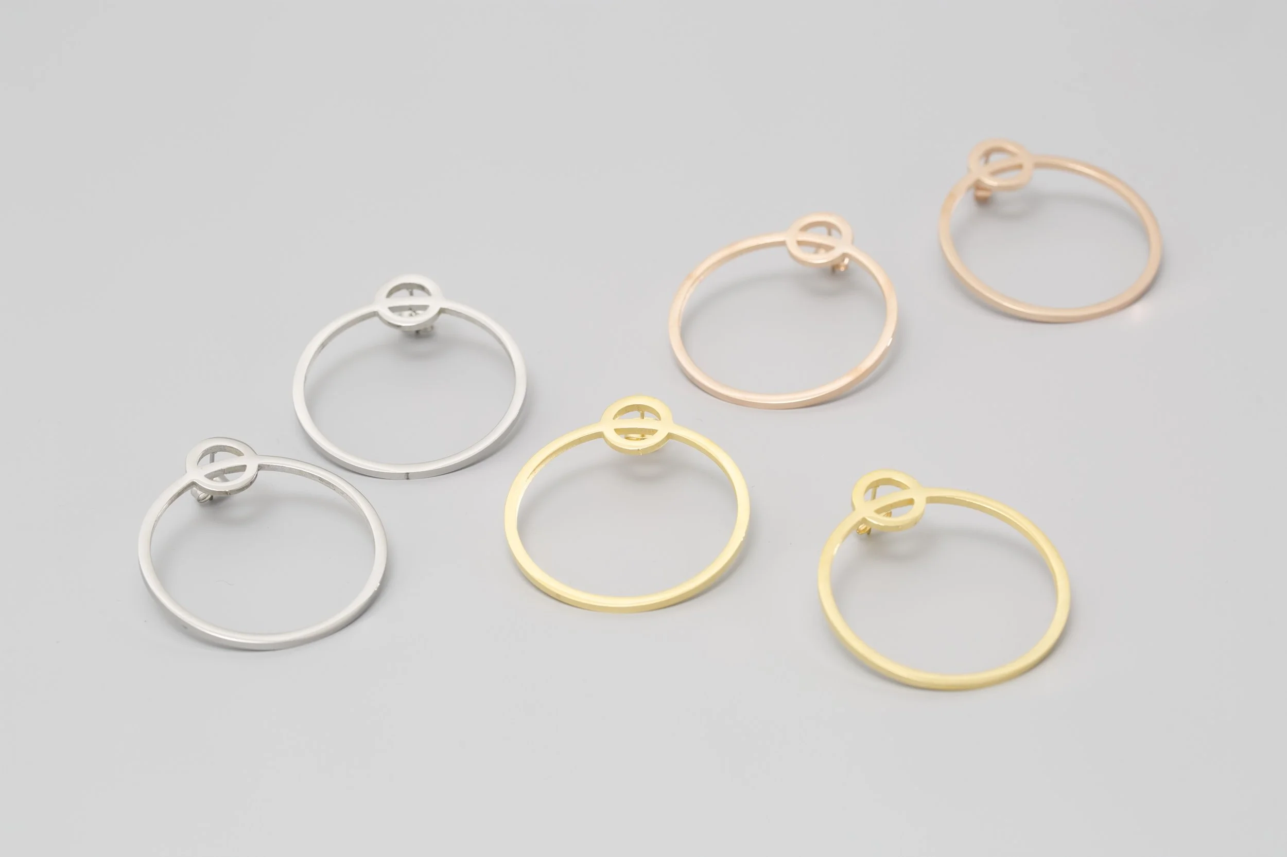 LOOPS - Acier inoxydable miroir, PVD couleur or.jpg