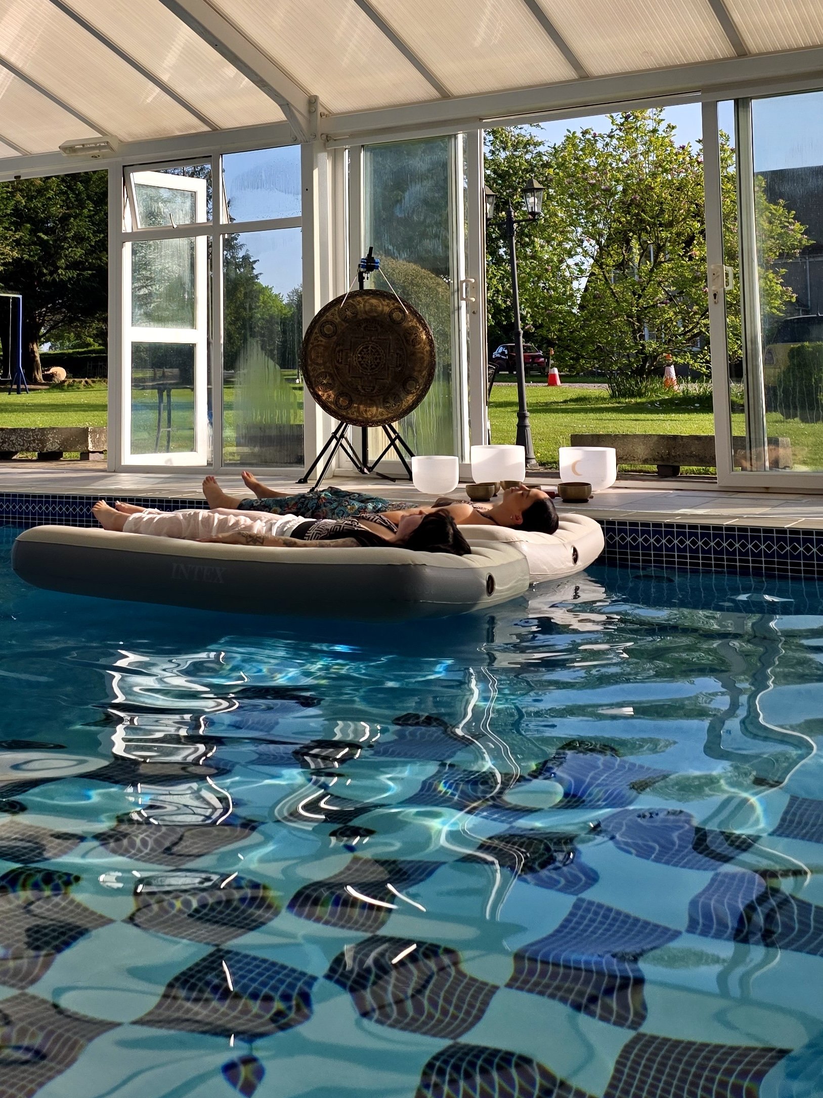 Floating sound bath