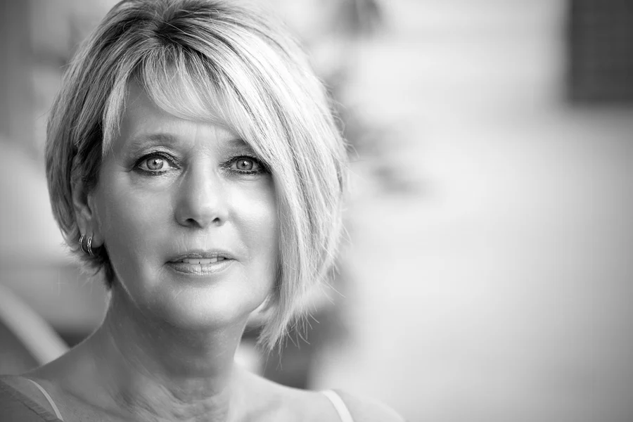 22-10-12 Vickie.jpg