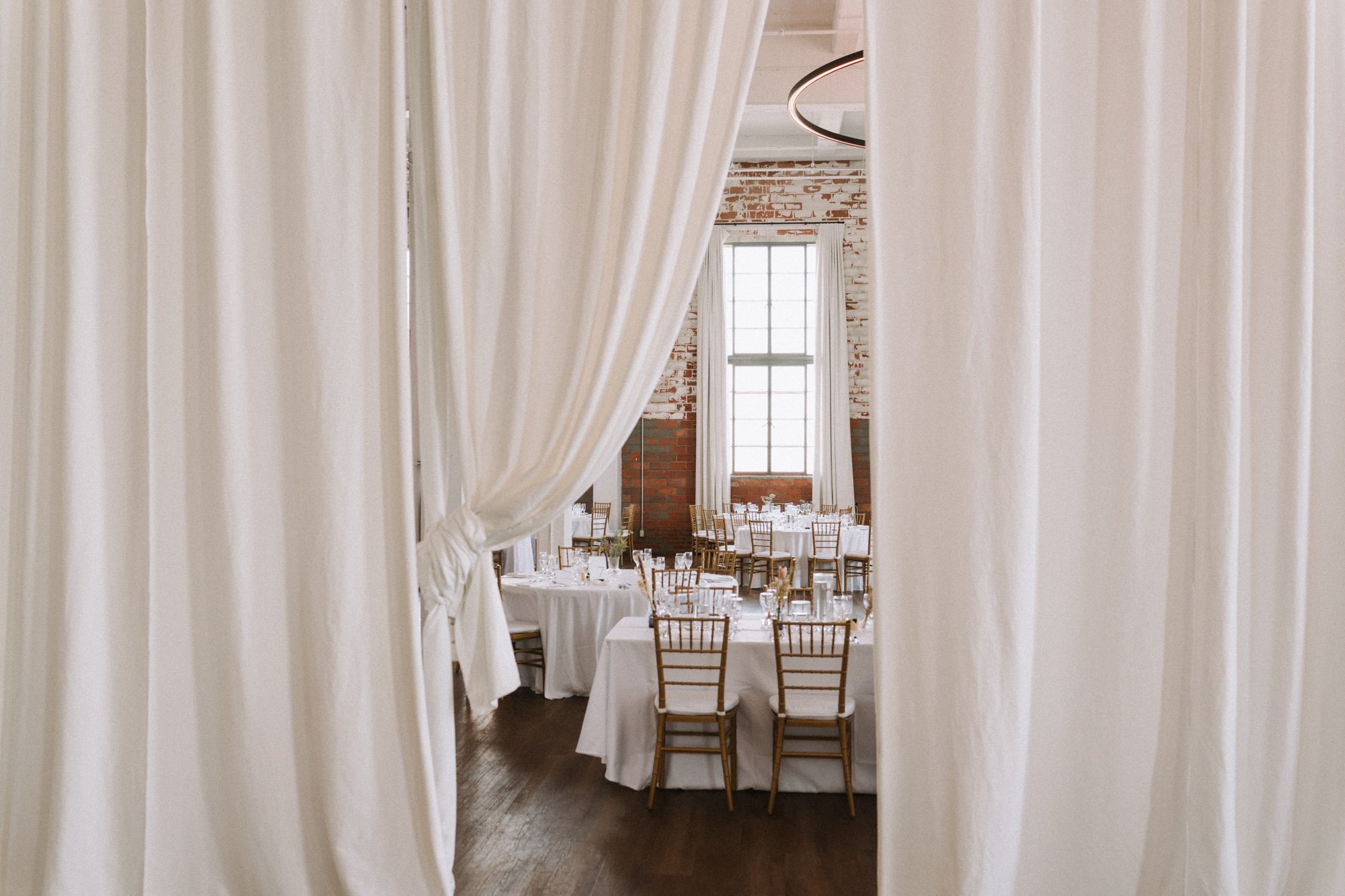 Editorial wedding photography at the Rye La Salle in Montreal by Maurizio Mau Solis