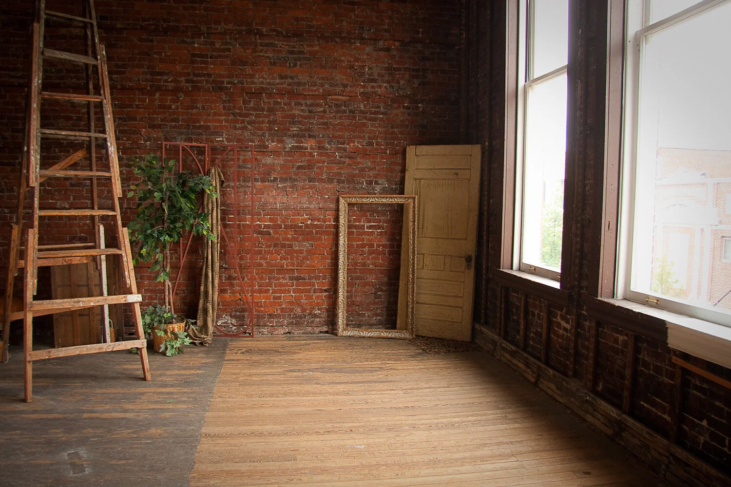 IMG_43892010, interiors.jpg