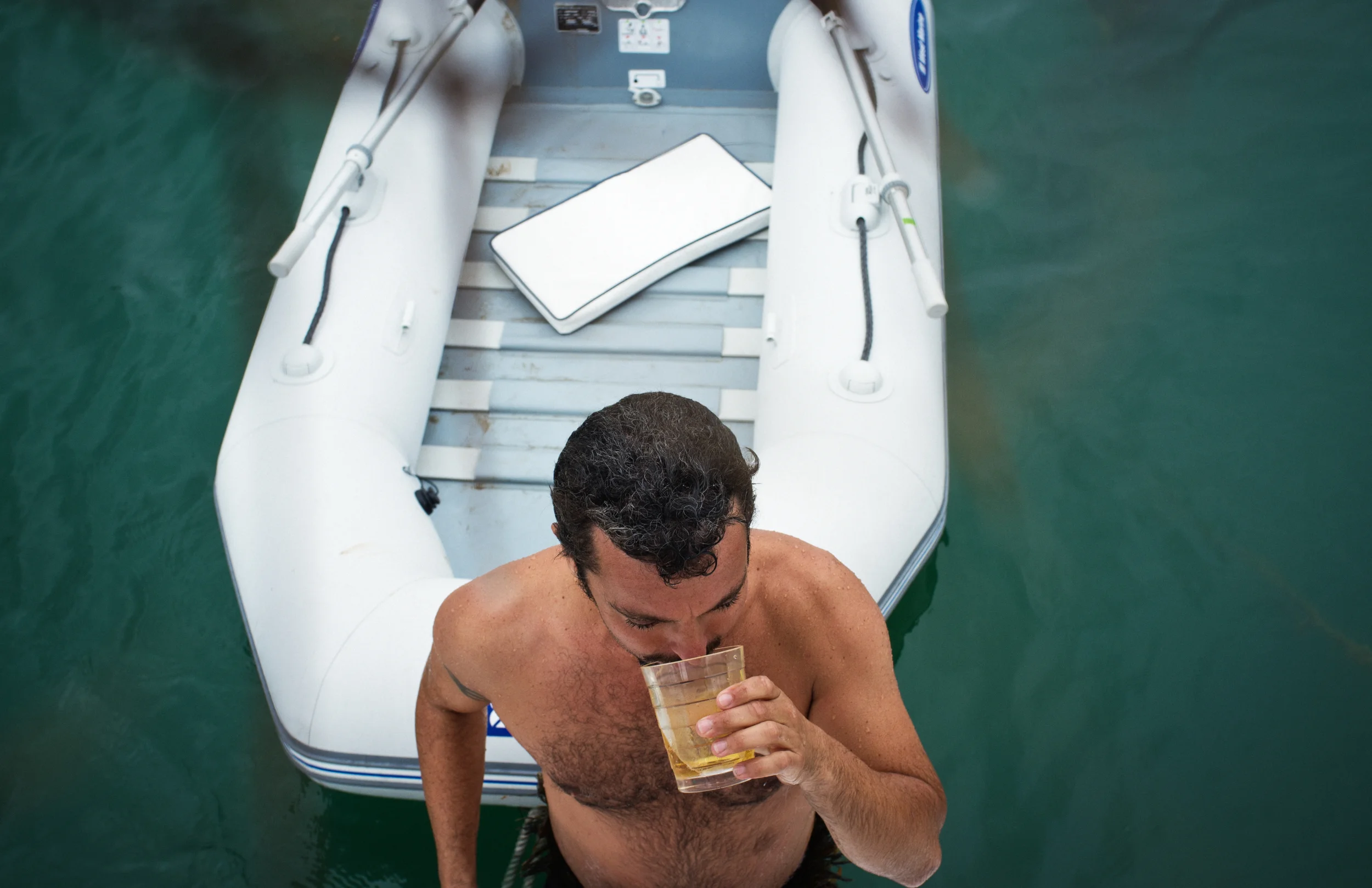 This 41ft hunter inspired some actions that MR HUNTER S. would of been proud of.&nbsp;