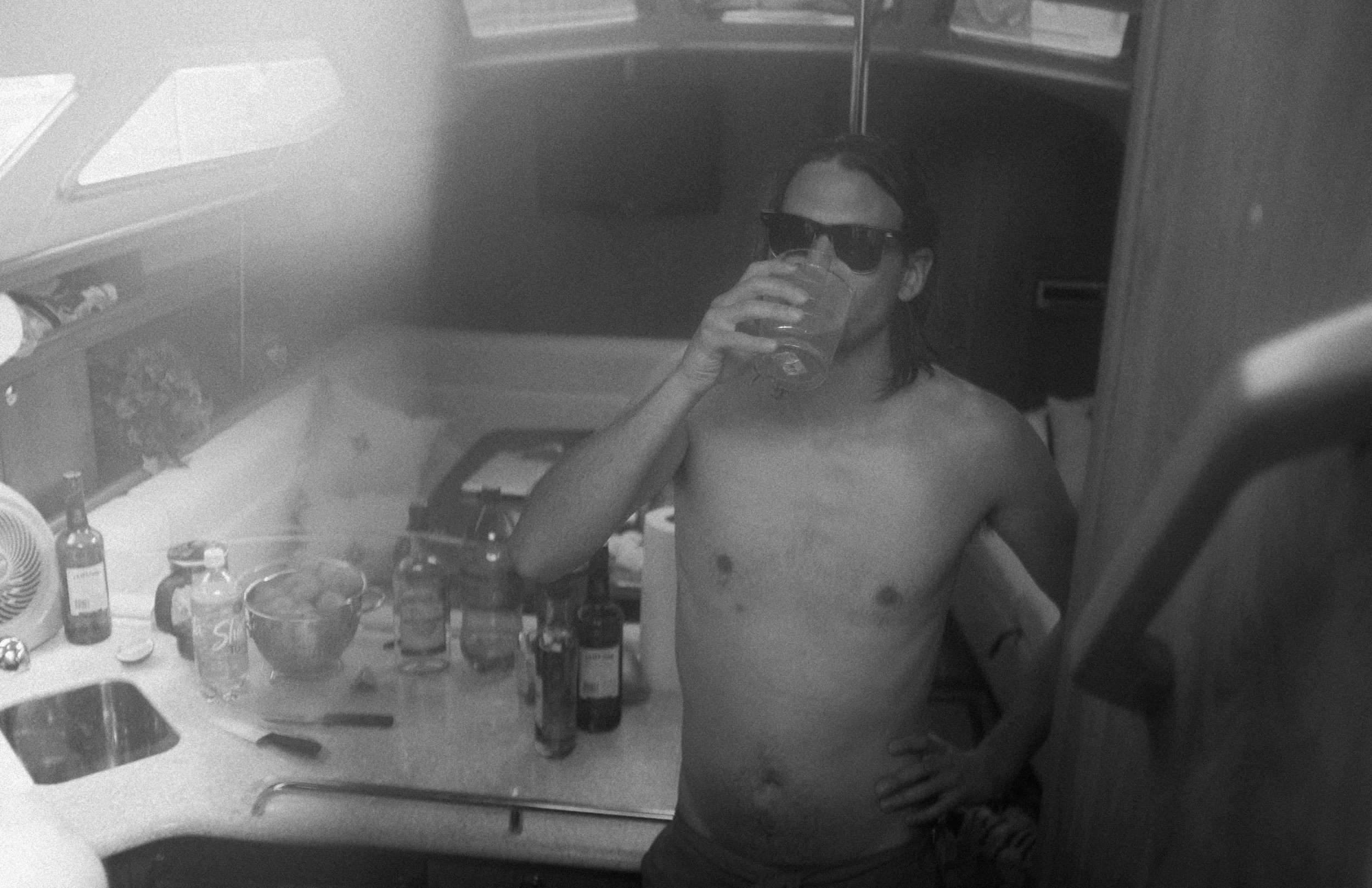 Starting to become clear how french men have the ability to just hang out together without women- alcohol.&nbsp;