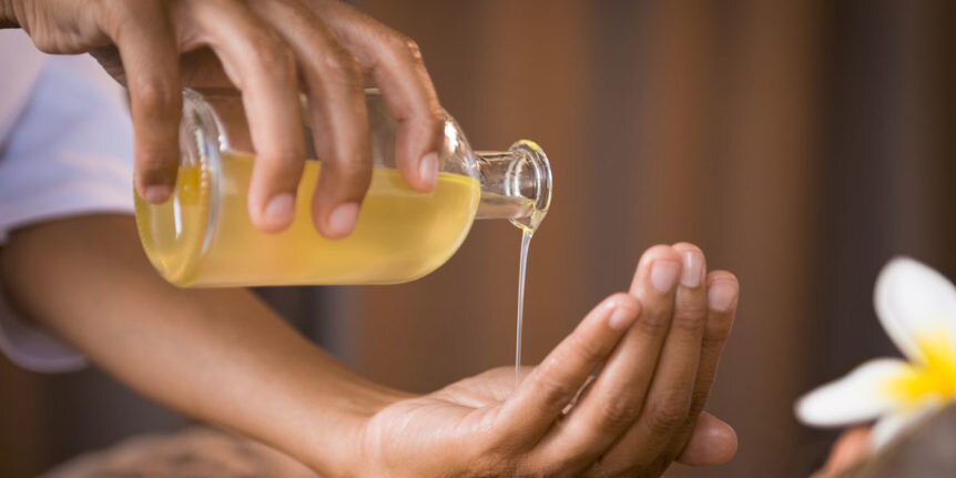 ayurveda_abhyanga_sesame_oil_massage-862x431.jpg