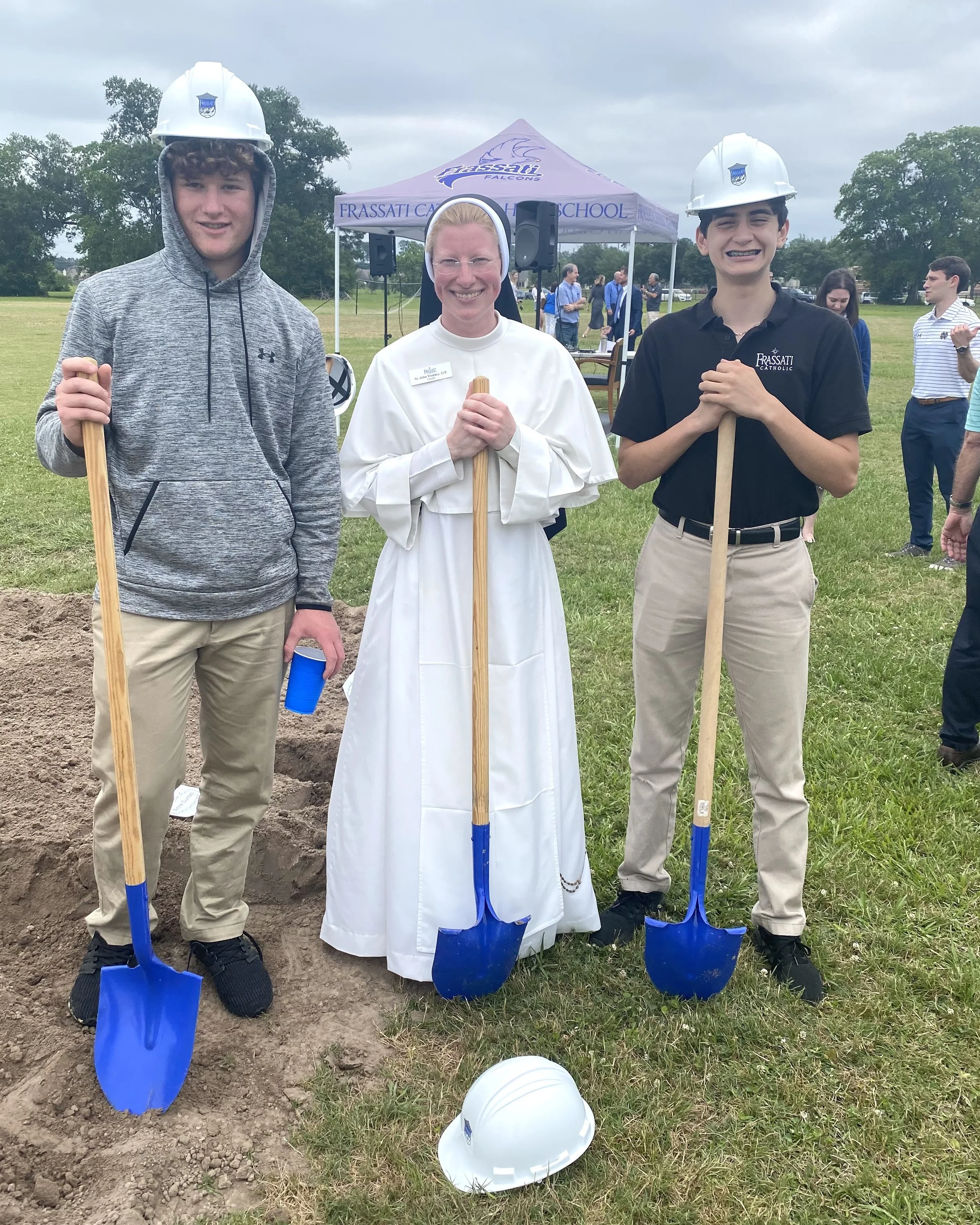 Frassati Athletes Toss Some Dirt