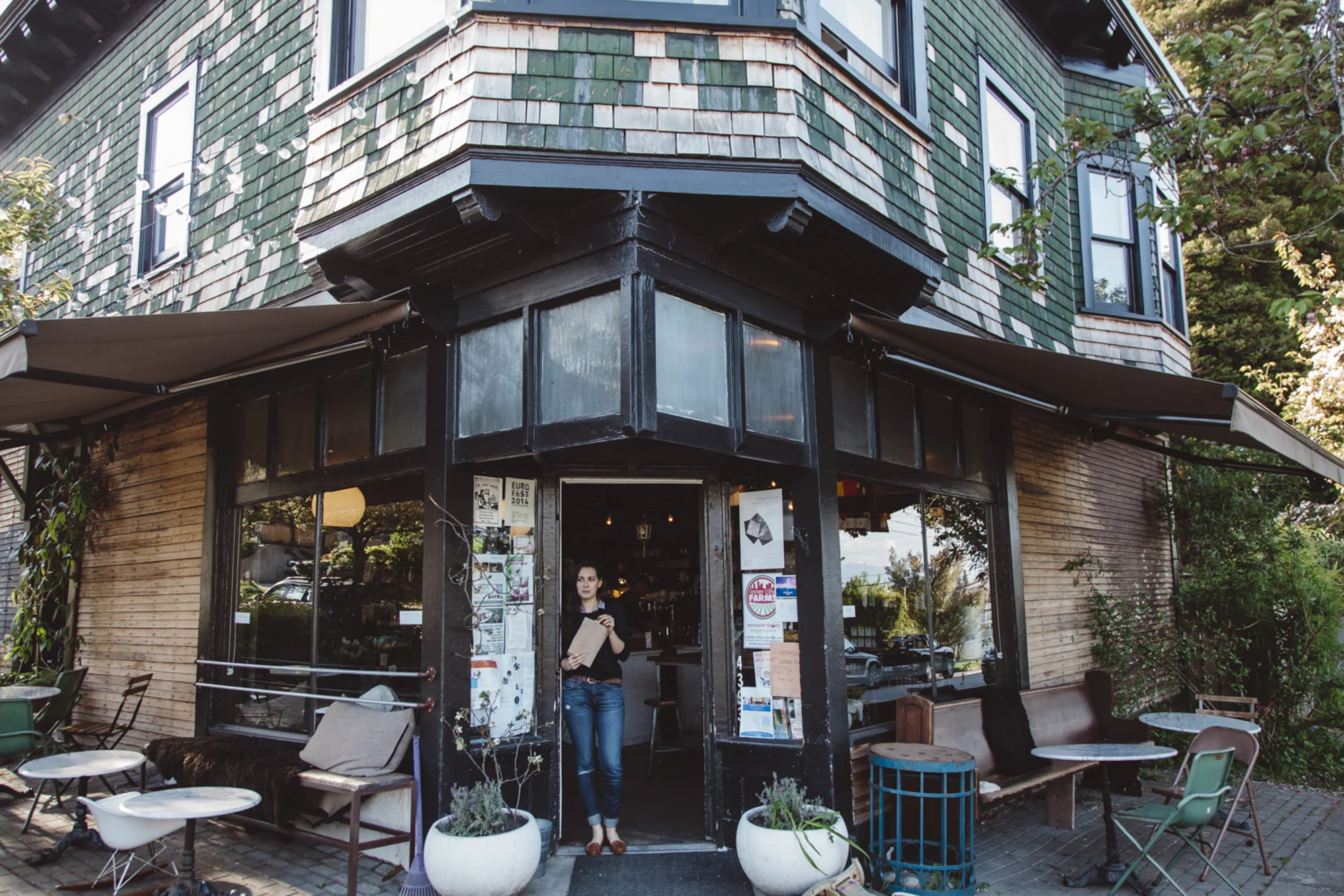 Van PDX_stocksy_085_1_1.jpg