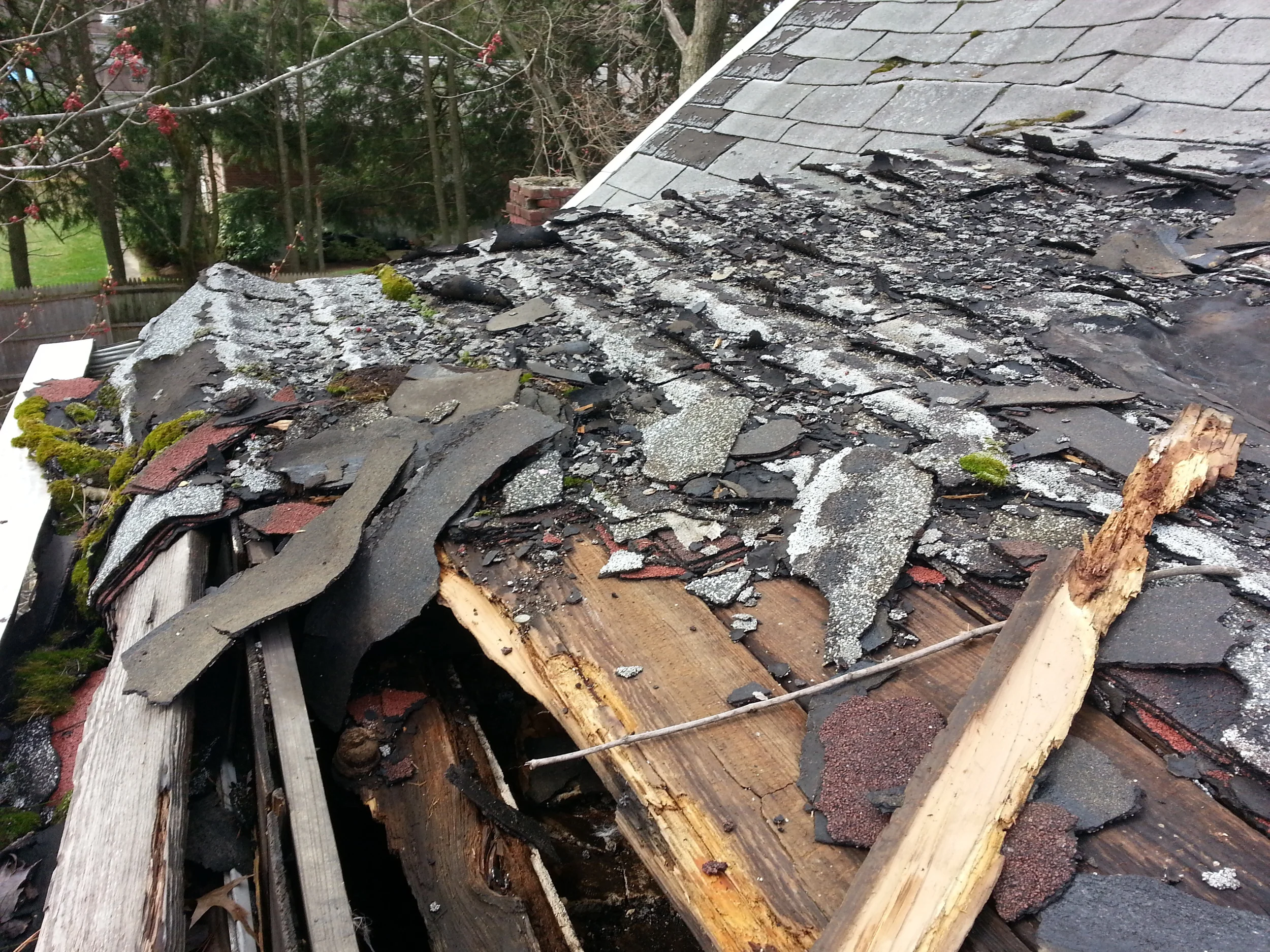This roof needs to be replaced by Groundswell Contracting