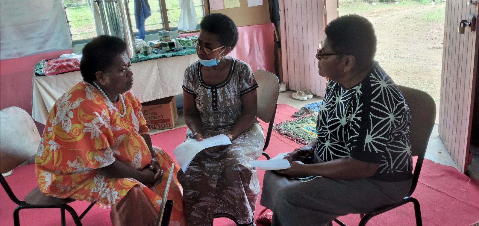  Women from the Yaladro community in Tavua having discussions on what they learned. 