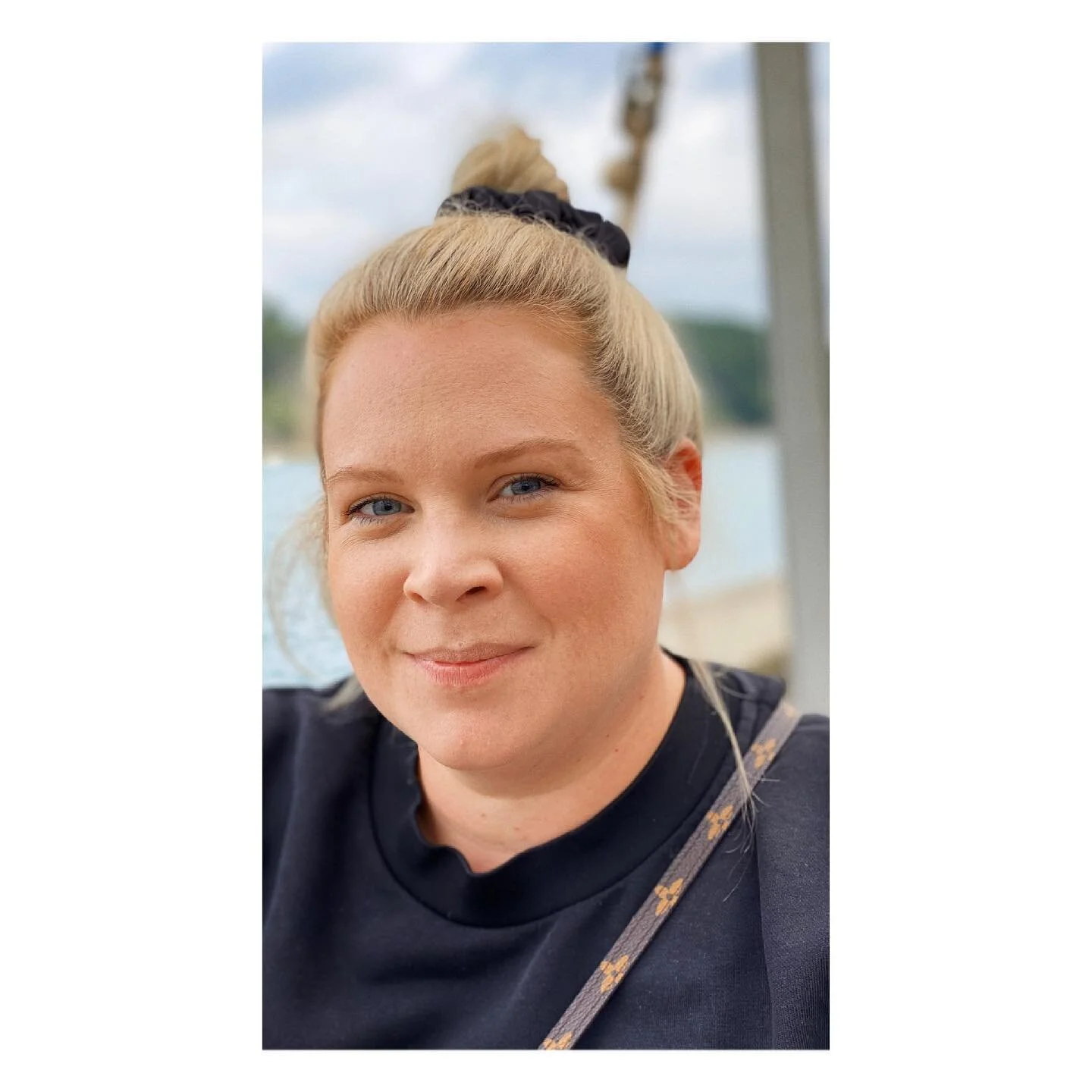 A little #PDA for the 🍎 of my 👁 @sammiejones