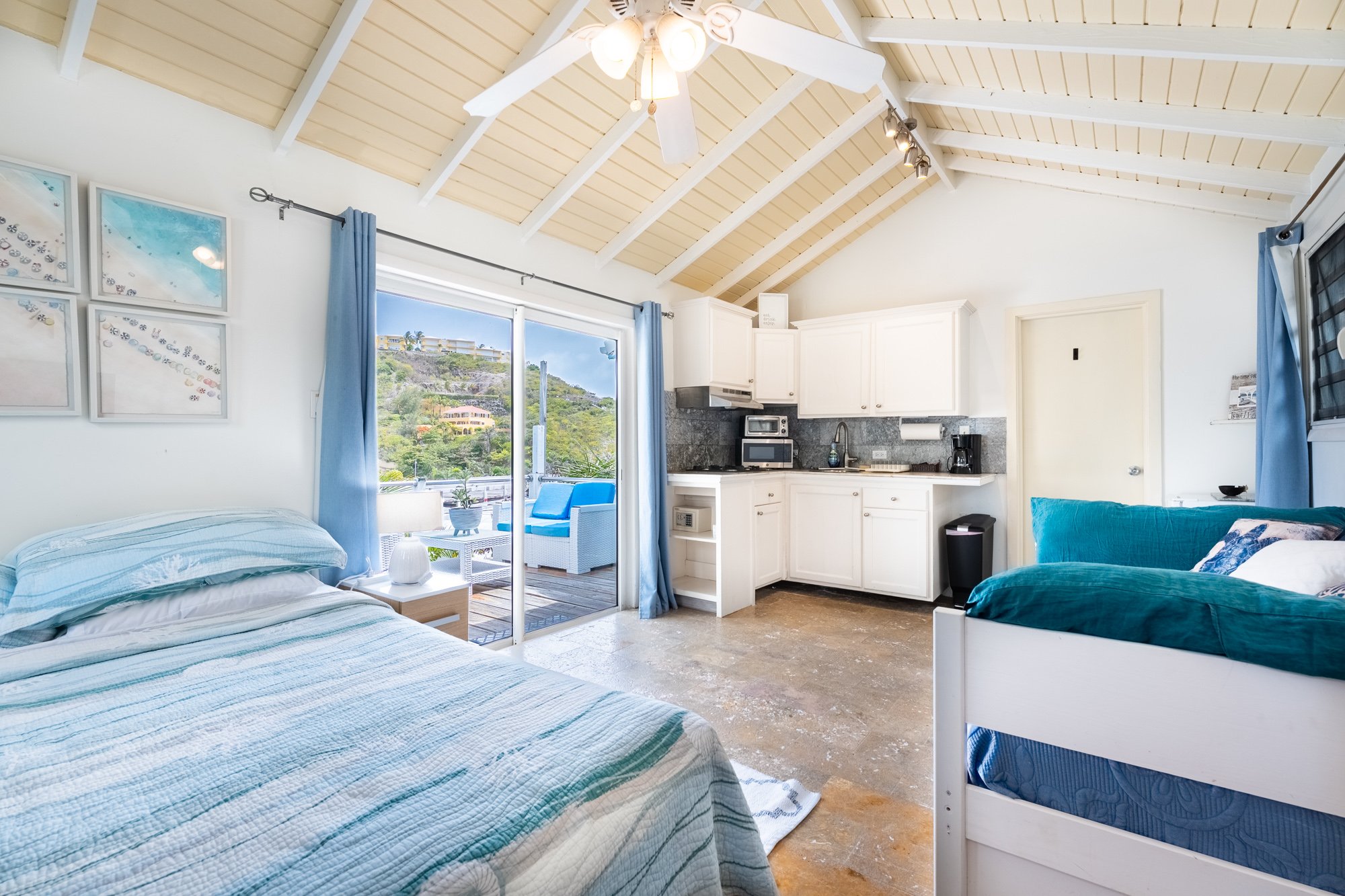 Gardeners Suite Kitchenette.jpg