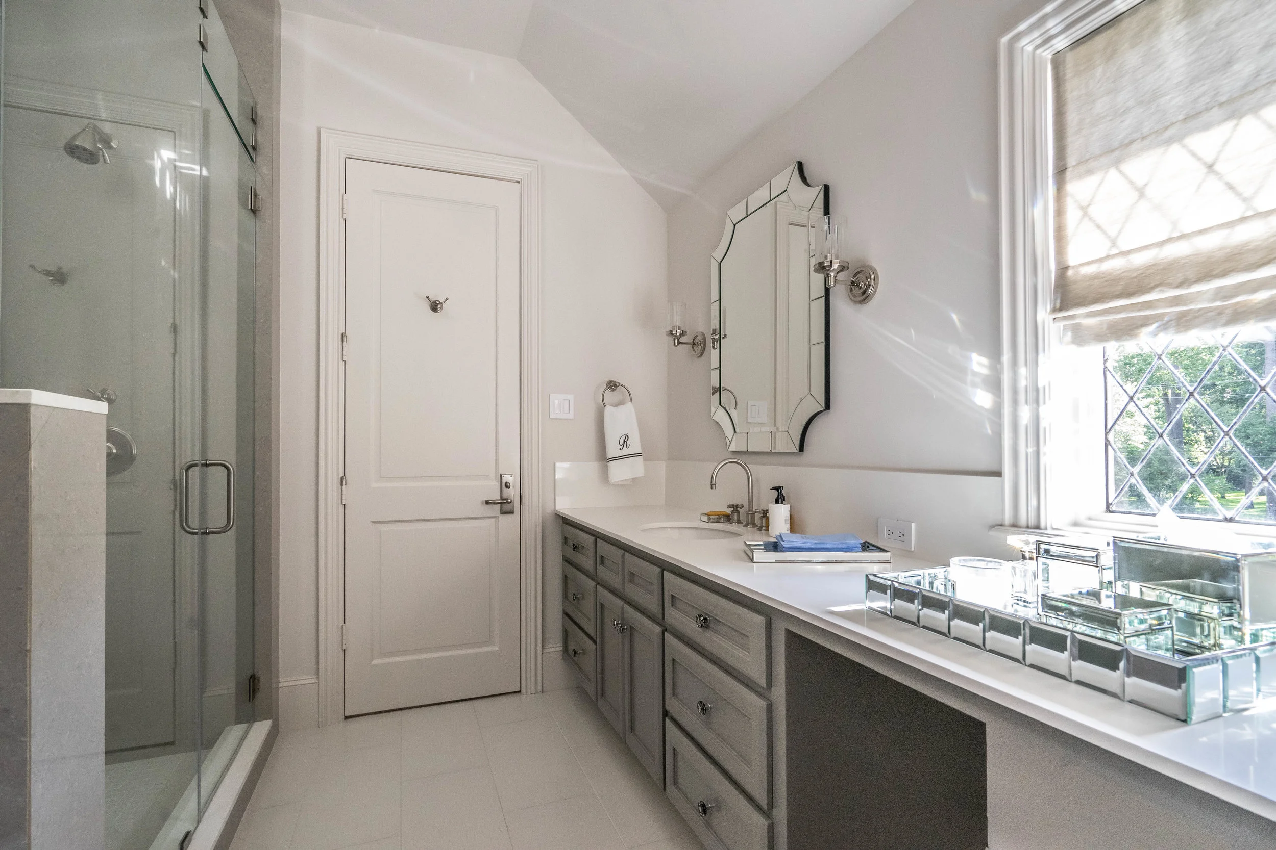 powder room second floor.jpg