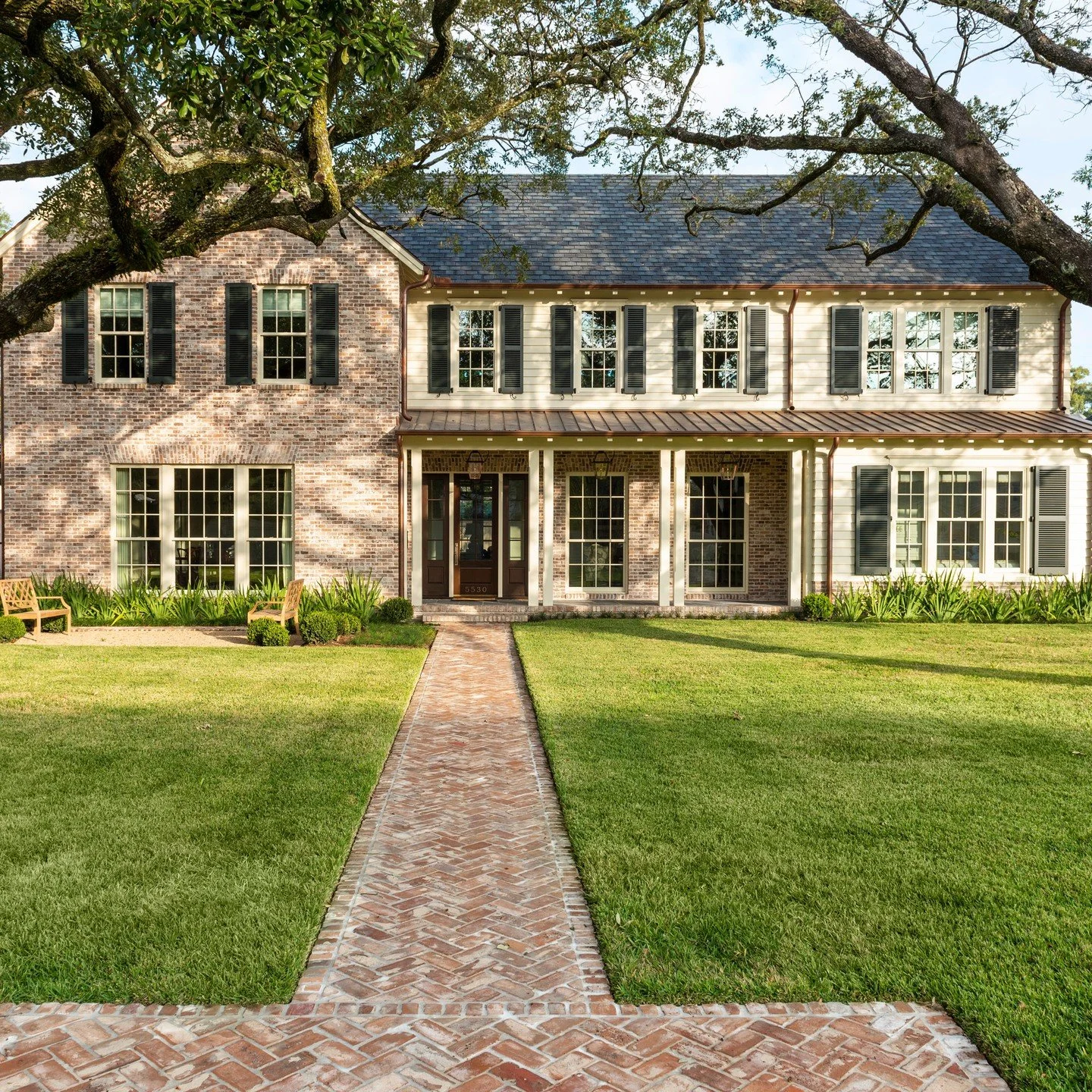 Forever and always you will be our first. 

Front facade at Longmont. 

Architect: @paulnbrowarchitect 
Design: @lucaseilersdesign 
Landscape: @eauxgram 

AP Team: @potts5457 @shane_builds_hou @fcwoodworx2011 @jobespino
