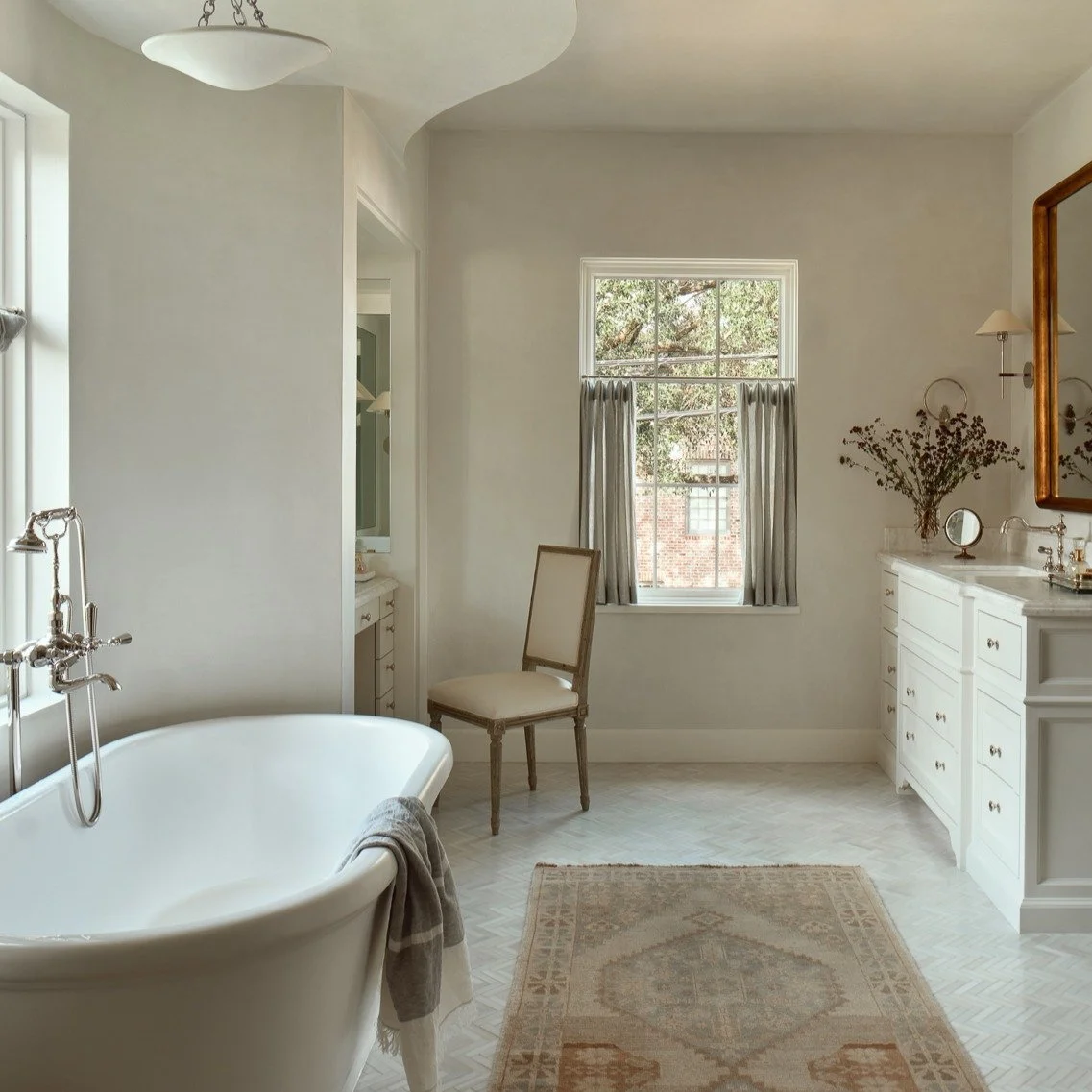 Candlewood master bath. 

Architect: @reagan_andre_architecture 
Design: @eg_interiors 

AP Team: @potts5457 @andrew_builds_it @fcwoodworx2011