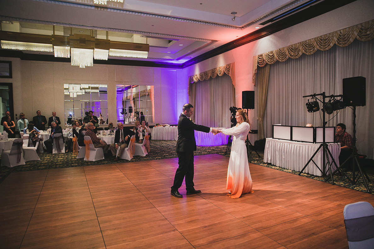 ToledoOhioWeddingPhotographerParkInnToledo-094.JPG