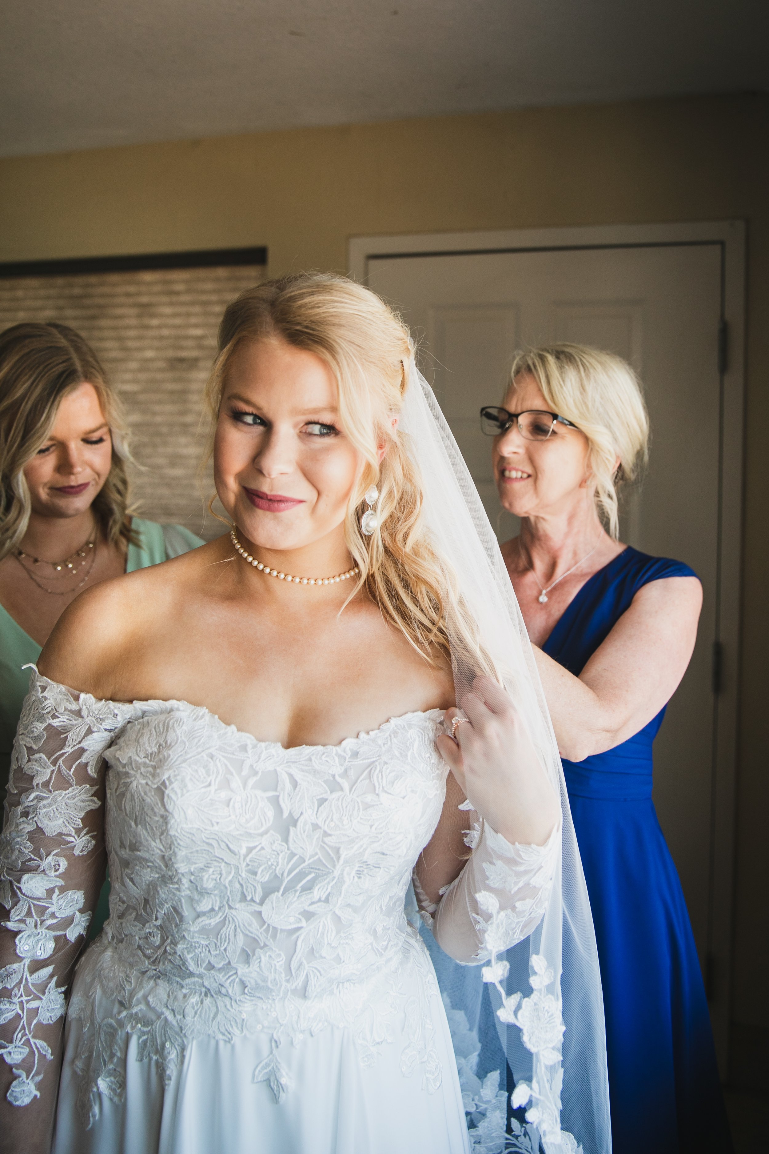 Sara+ZackSneakPeek-10.jpg