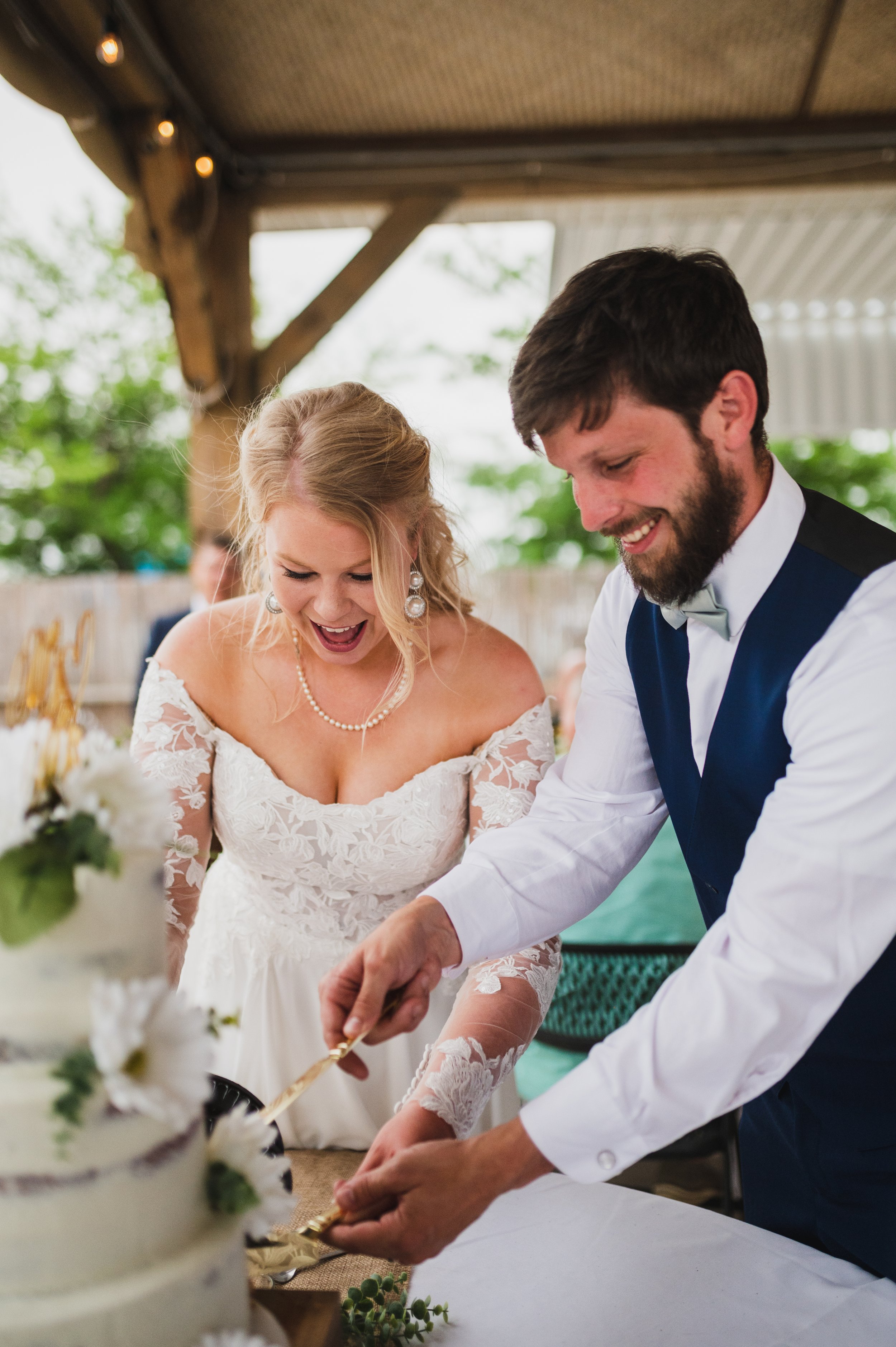 Sara+ZackSneakPeek-68.jpg
