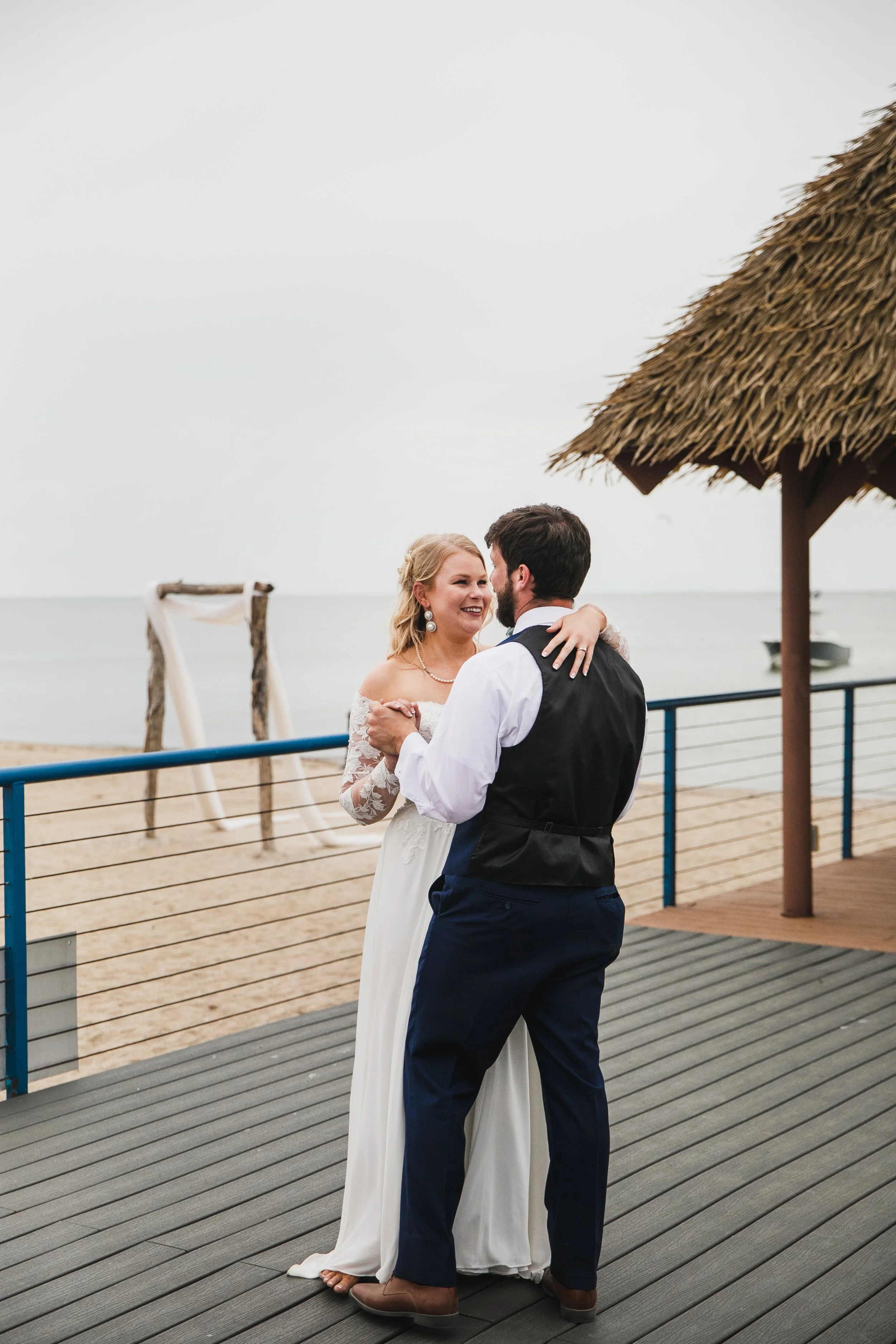 Sara+ZackSneakPeek-74.jpg