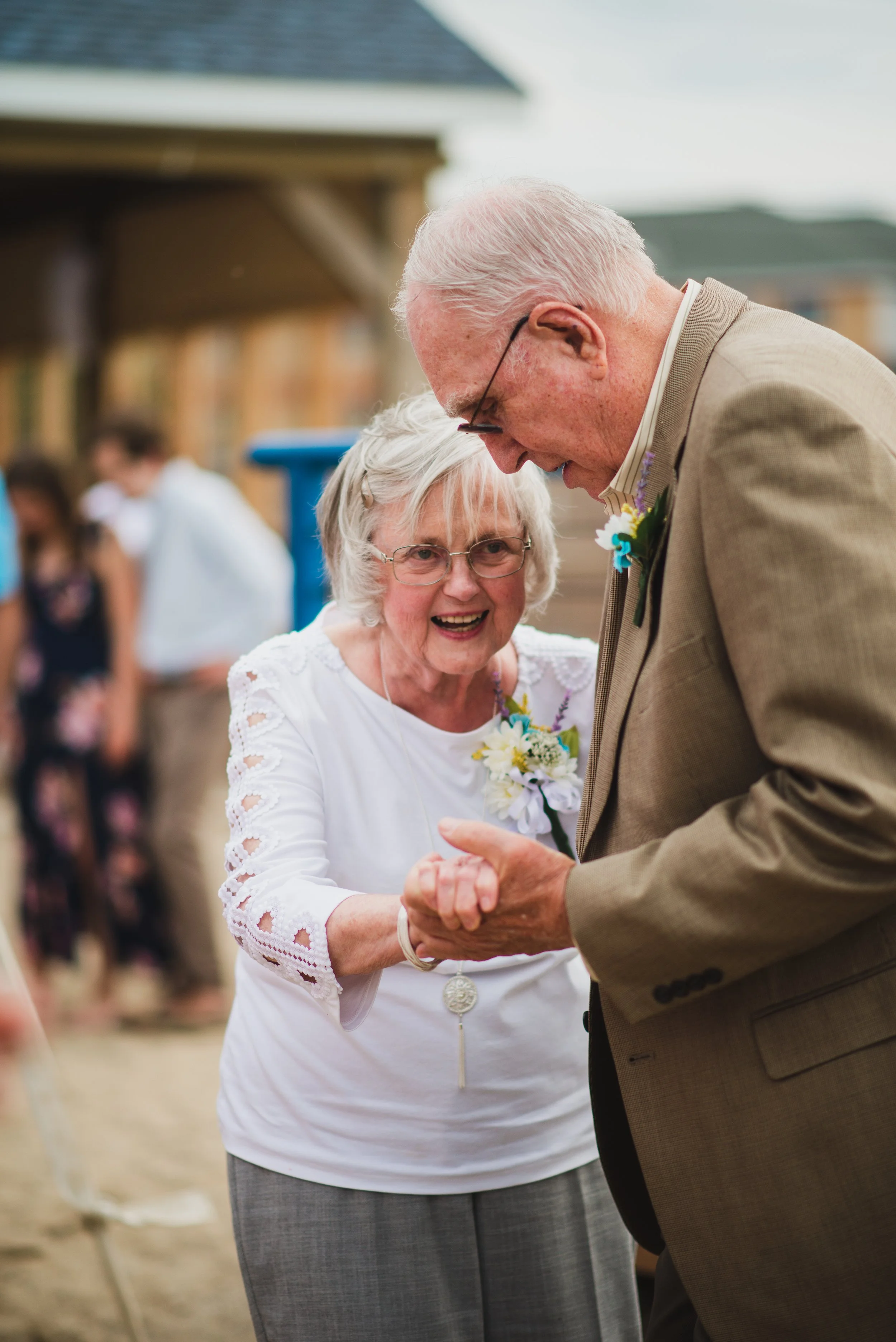 Sara+ZackSneakPeek-85.jpg