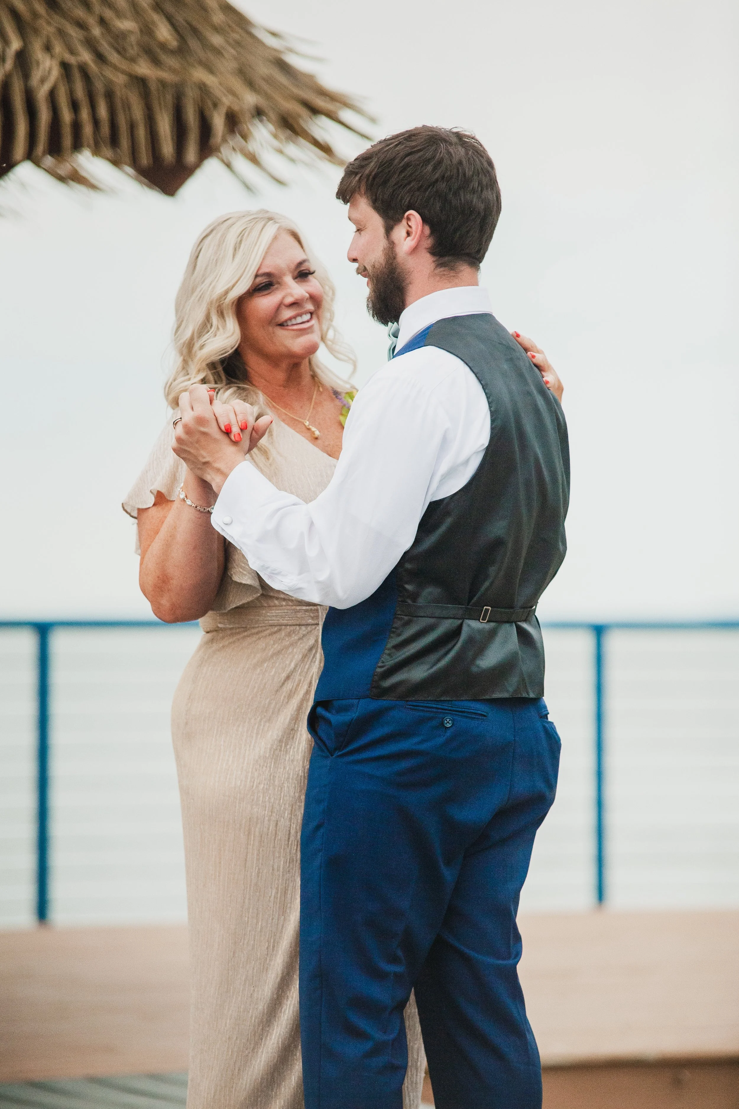 Sara+ZackSneakPeek-80.jpg
