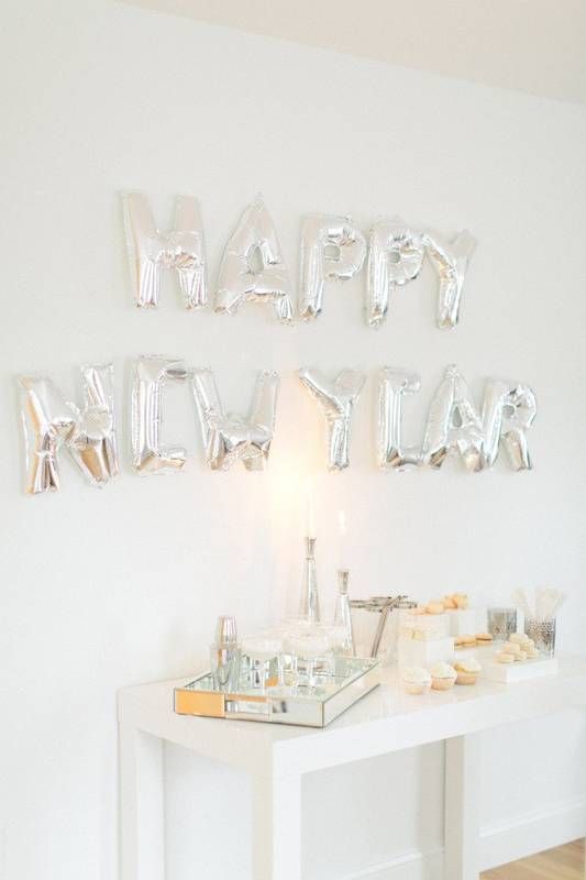 See more tips for decorating on NYE