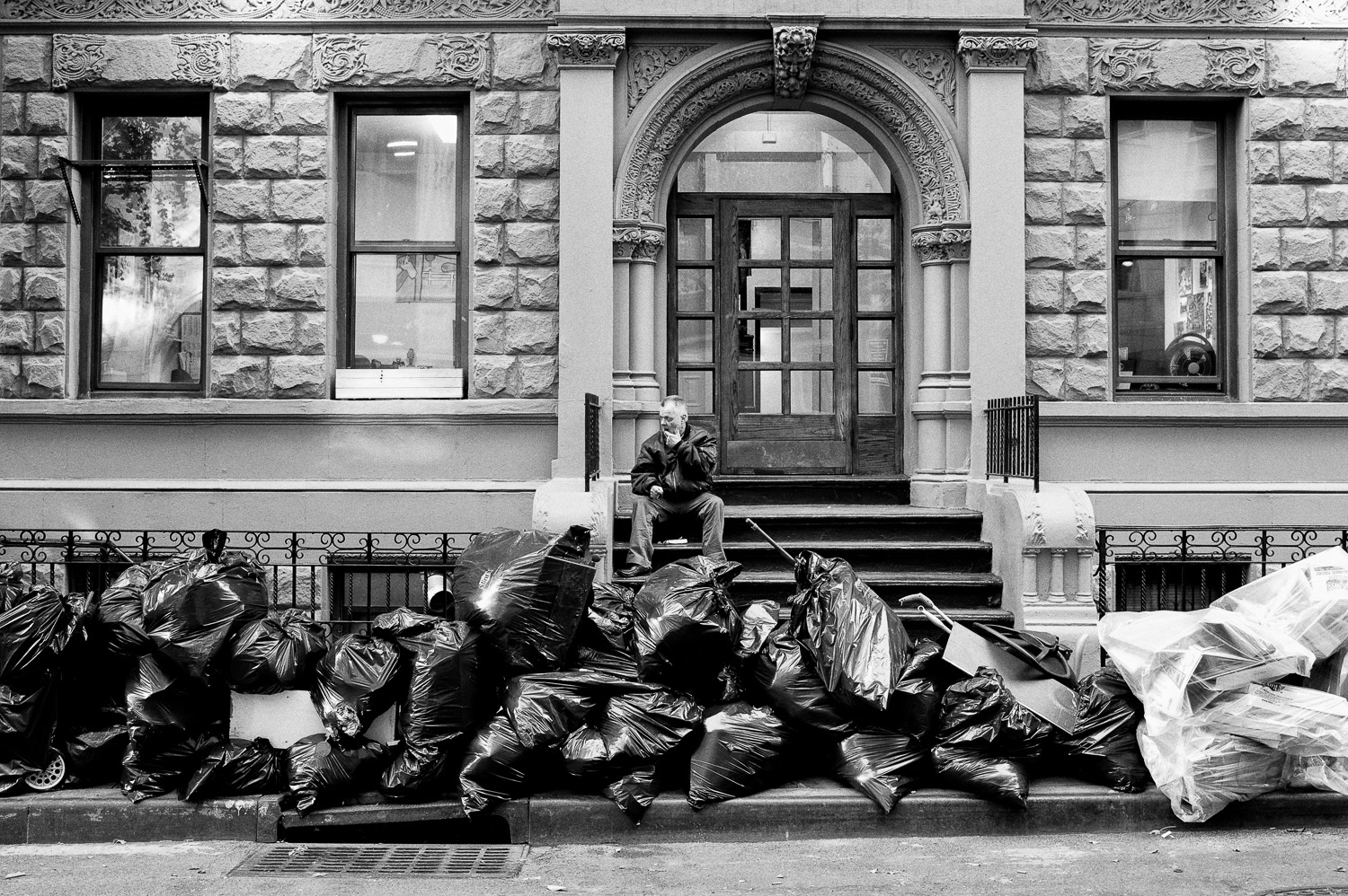 bryllupsfotograf-oslo-destination wedding photographer-morgan sikkerboel-stereosaint-leica-monochrom-street photography-20.jpg