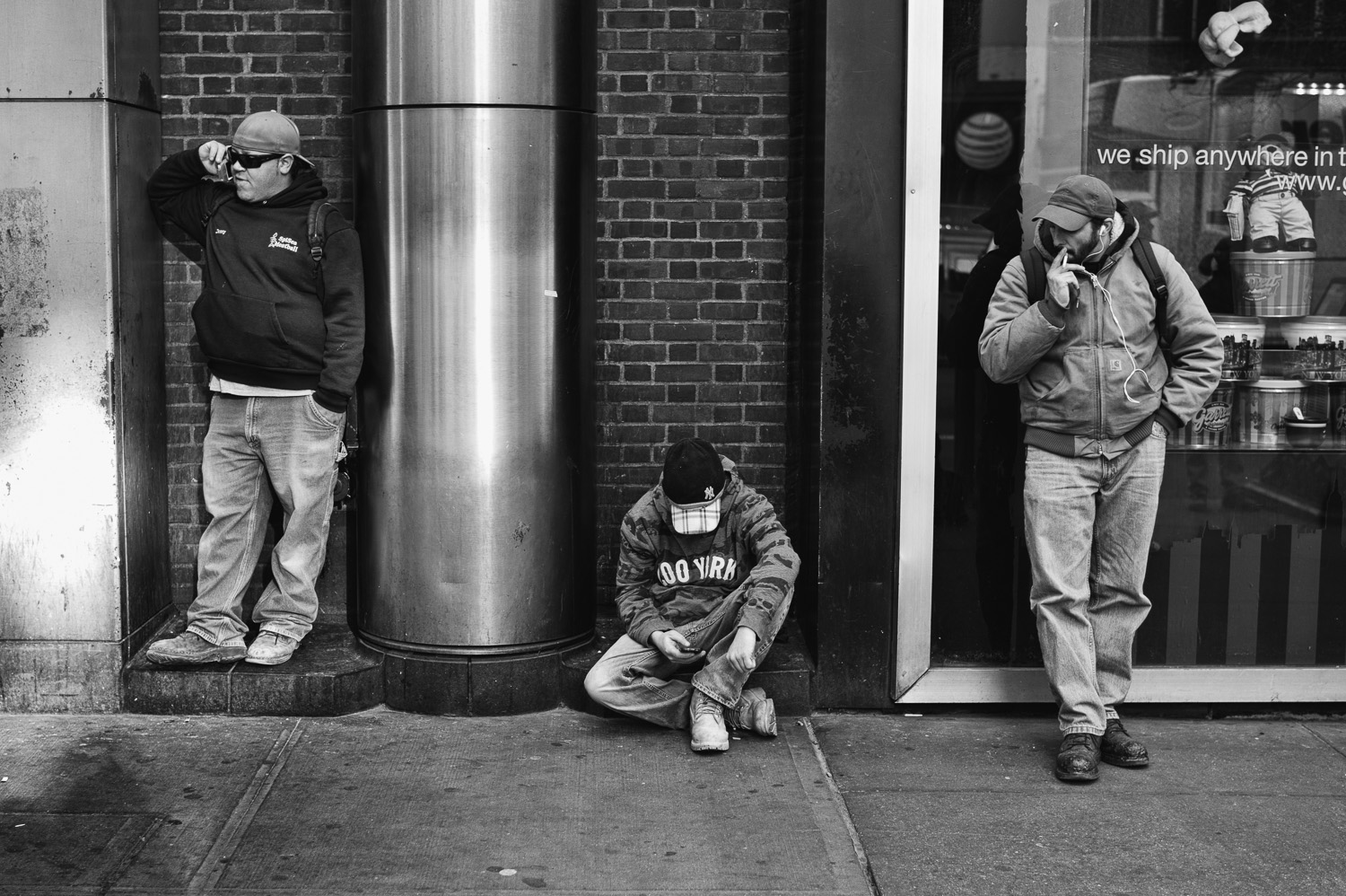 bryllupsfotograf-oslo-destination wedding photographer-morgan sikkerboel-stereosaint-leica-monochrom-street photography-13 copy.jpg