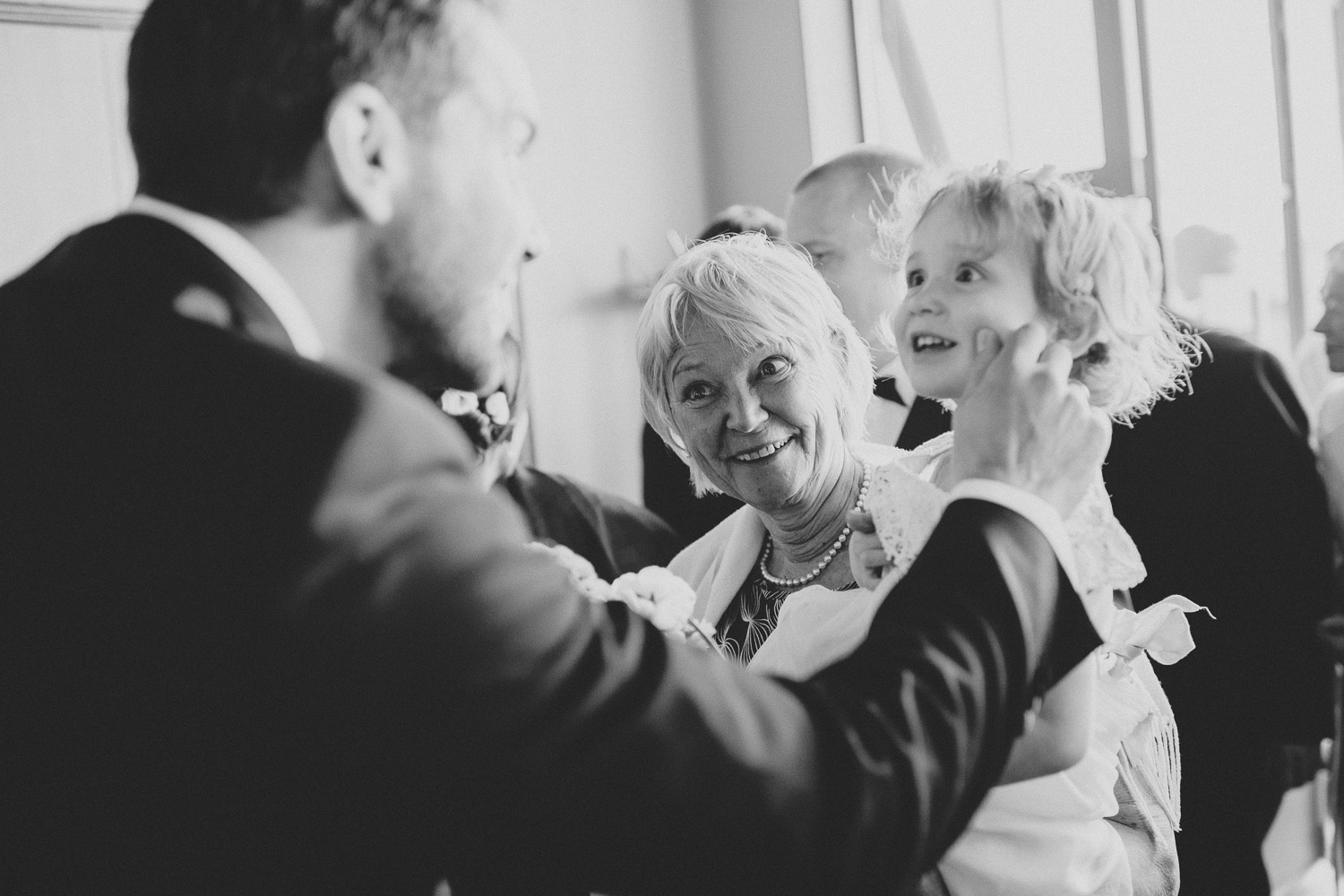 bryllupsfotograf-oslo-destination wedding photographer-morgan sikkerboel-stereosaint-leica-monochrom-street photography-60.jpg